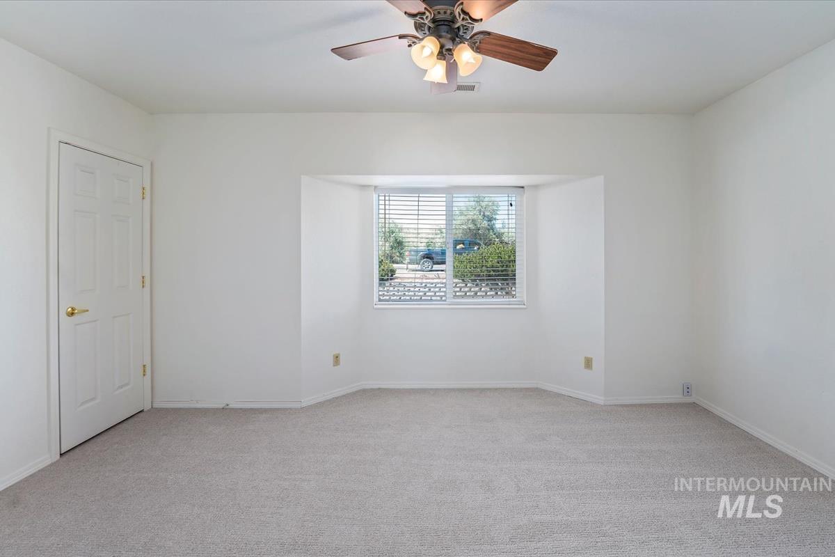 1212 E Ustick Rd, Caldwell, Idaho 83607, 6 Bedrooms, 3 Bathrooms, Residential For Sale, Price $459,900,MLS 98971299