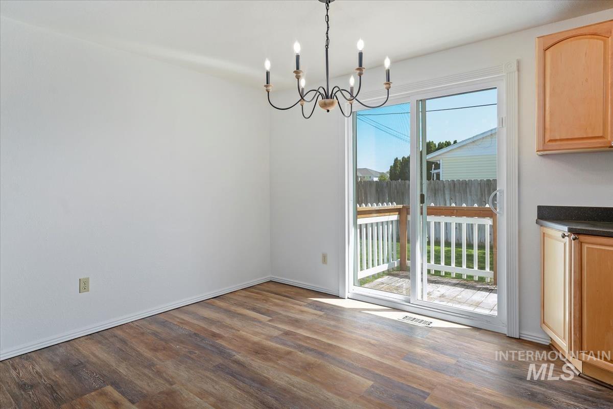 1212 E Ustick Rd, Caldwell, Idaho 83607, 6 Bedrooms, 3 Bathrooms, Residential For Sale, Price $459,900,MLS 98971299