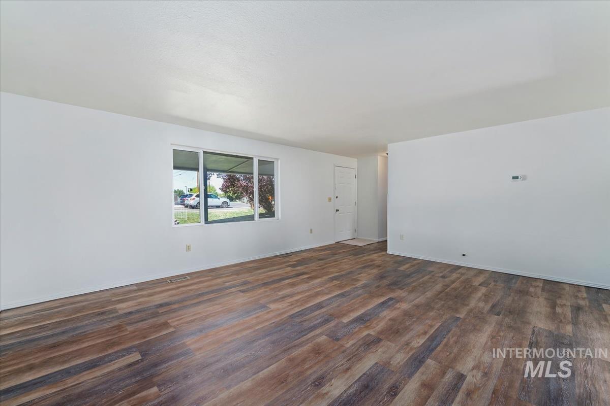 1212 E Ustick Rd, Caldwell, Idaho 83607, 6 Bedrooms, 3 Bathrooms, Residential For Sale, Price $459,900,MLS 98971299