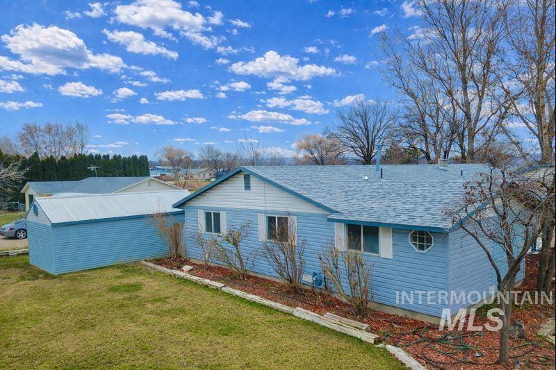 1212 E Ustick Rd, Caldwell, Idaho 83607, 6 Bedrooms, 3 Bathrooms, Residential For Sale, Price $459,900,MLS 98971299