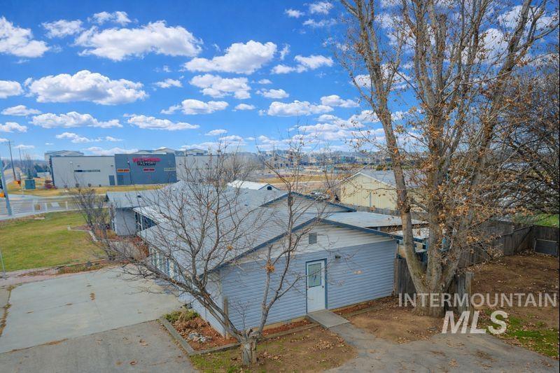 1212 E Ustick Rd, Caldwell, Idaho 83607, 6 Bedrooms, 3 Bathrooms, Residential For Sale, Price $459,900,MLS 98971299