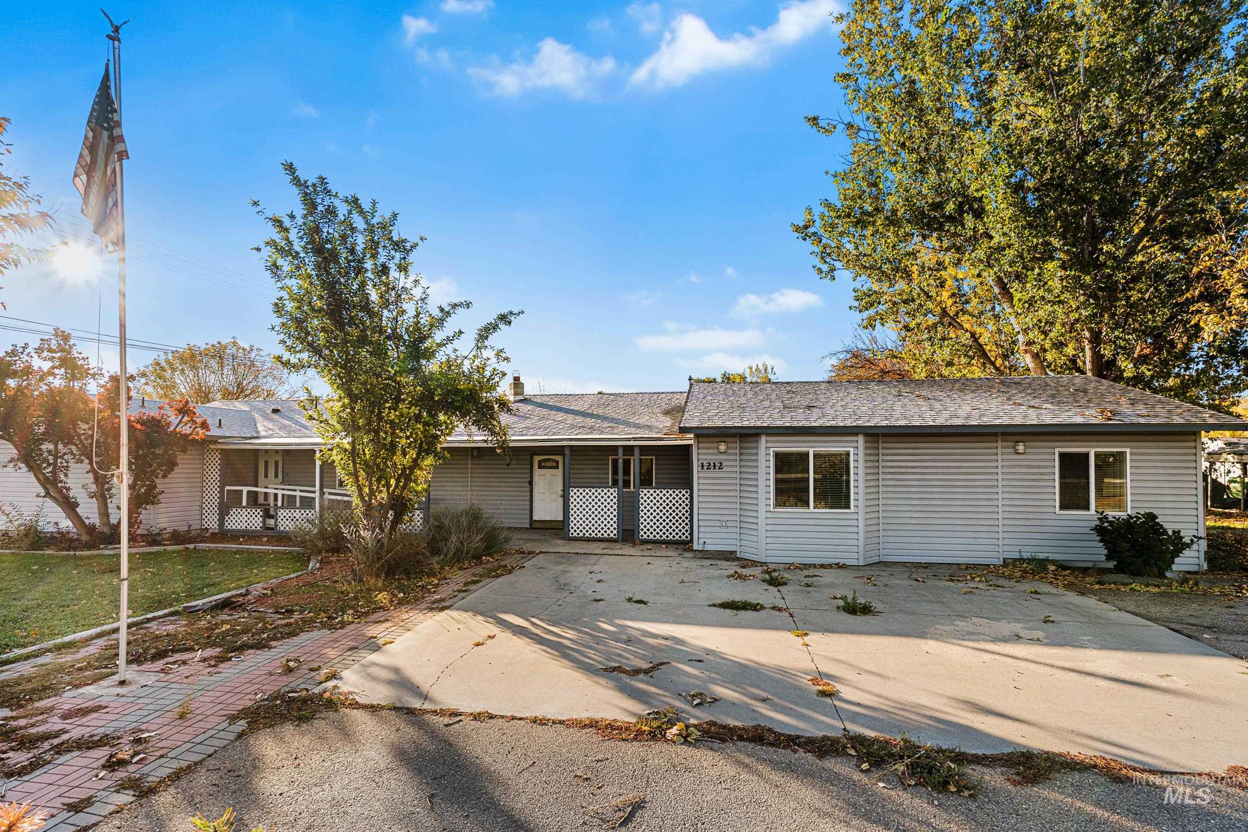 1212 E Ustick Rd, Caldwell, Idaho 83607, 6 Bedrooms, 3 Bathrooms, Residential For Sale, Price $459,900,MLS 98971299