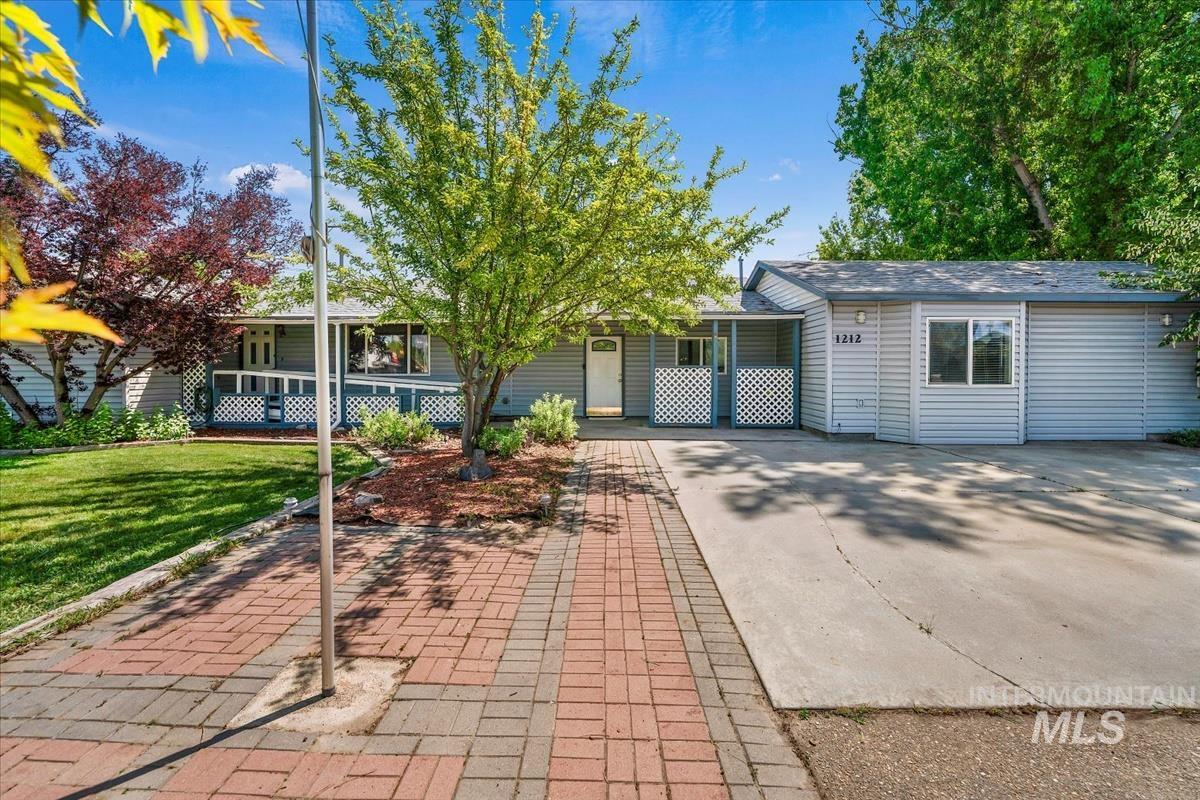 1212 E Ustick Rd, Caldwell, Idaho 83607, 6 Bedrooms, 3 Bathrooms, Residential For Sale, Price $459,900,MLS 98971299