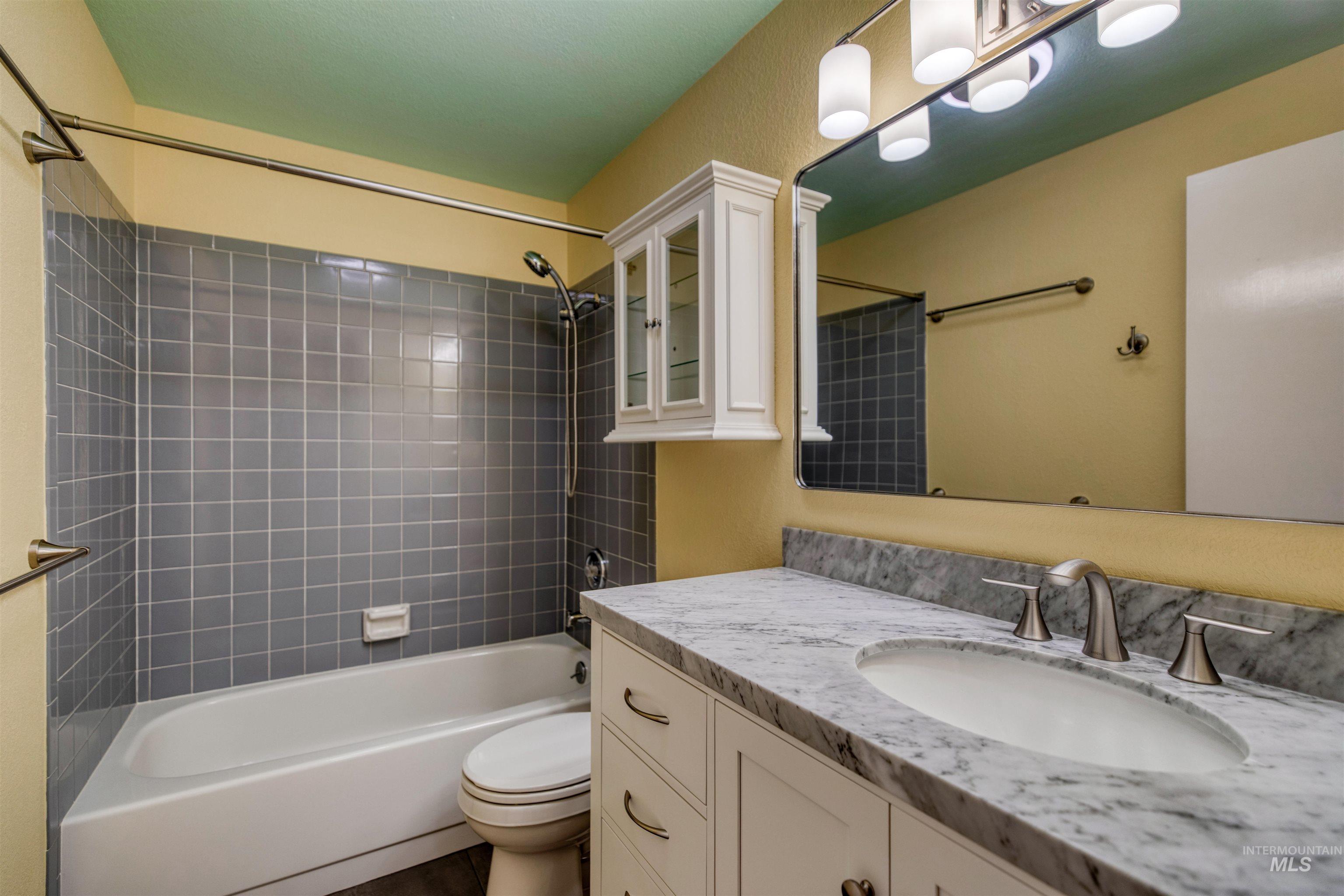 7159 W Gillis Dr, Boise, Idaho 83714, 3 Bedrooms, 1 Bathroom, Residential For Sale, Price $399,900,MLS 98971300