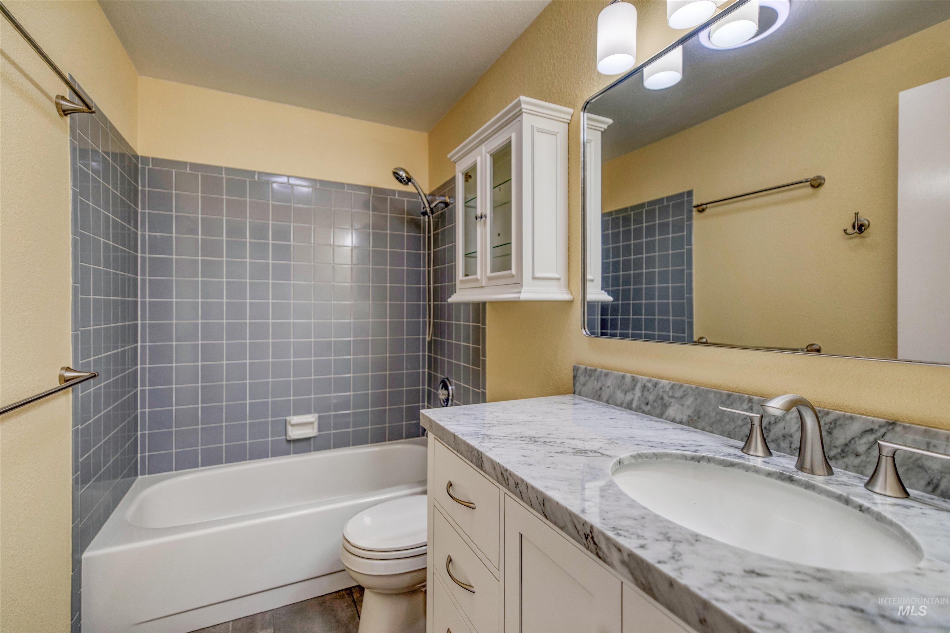 7159 W Gillis Dr, Boise, Idaho 83714, 3 Bedrooms, 1 Bathroom, Residential For Sale, Price $399,900,MLS 98971300