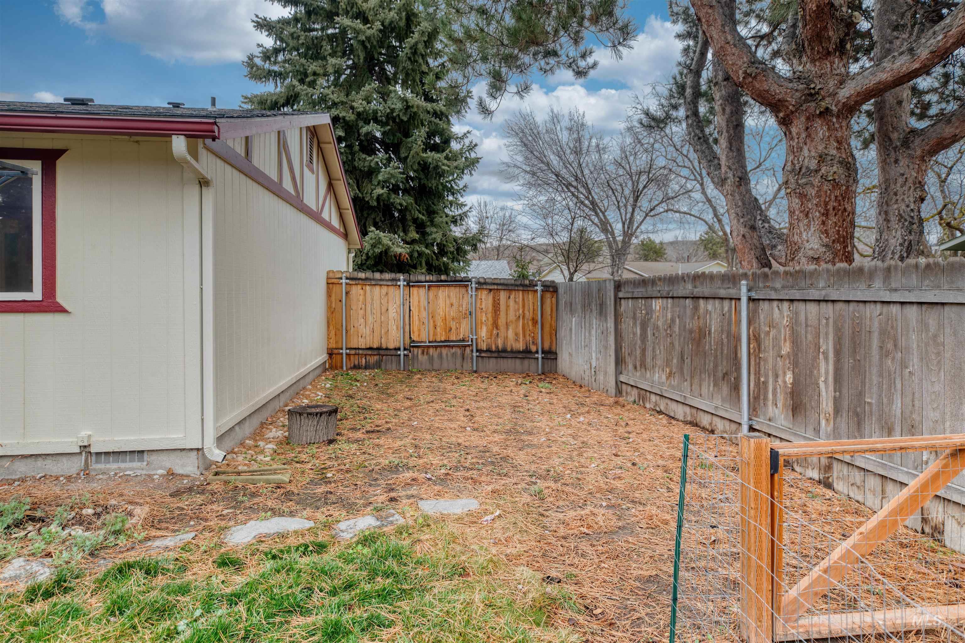 7159 W Gillis Dr, Boise, Idaho 83714, 3 Bedrooms, 1 Bathroom, Residential For Sale, Price $399,900,MLS 98971300