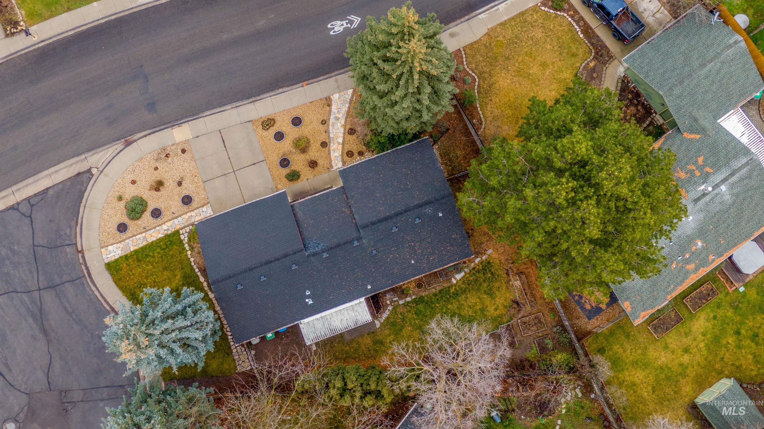 7159 W Gillis Dr, Boise, Idaho 83714, 3 Bedrooms, 1 Bathroom, Residential For Sale, Price $399,900,MLS 98971300