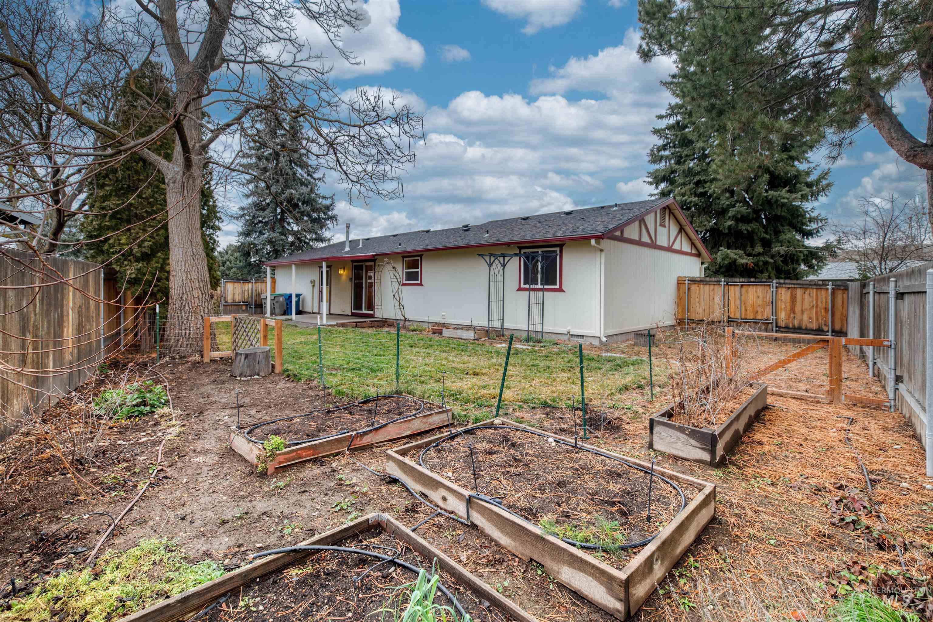 7159 W Gillis Dr, Boise, Idaho 83714, 3 Bedrooms, 1 Bathroom, Residential For Sale, Price $399,900,MLS 98971300