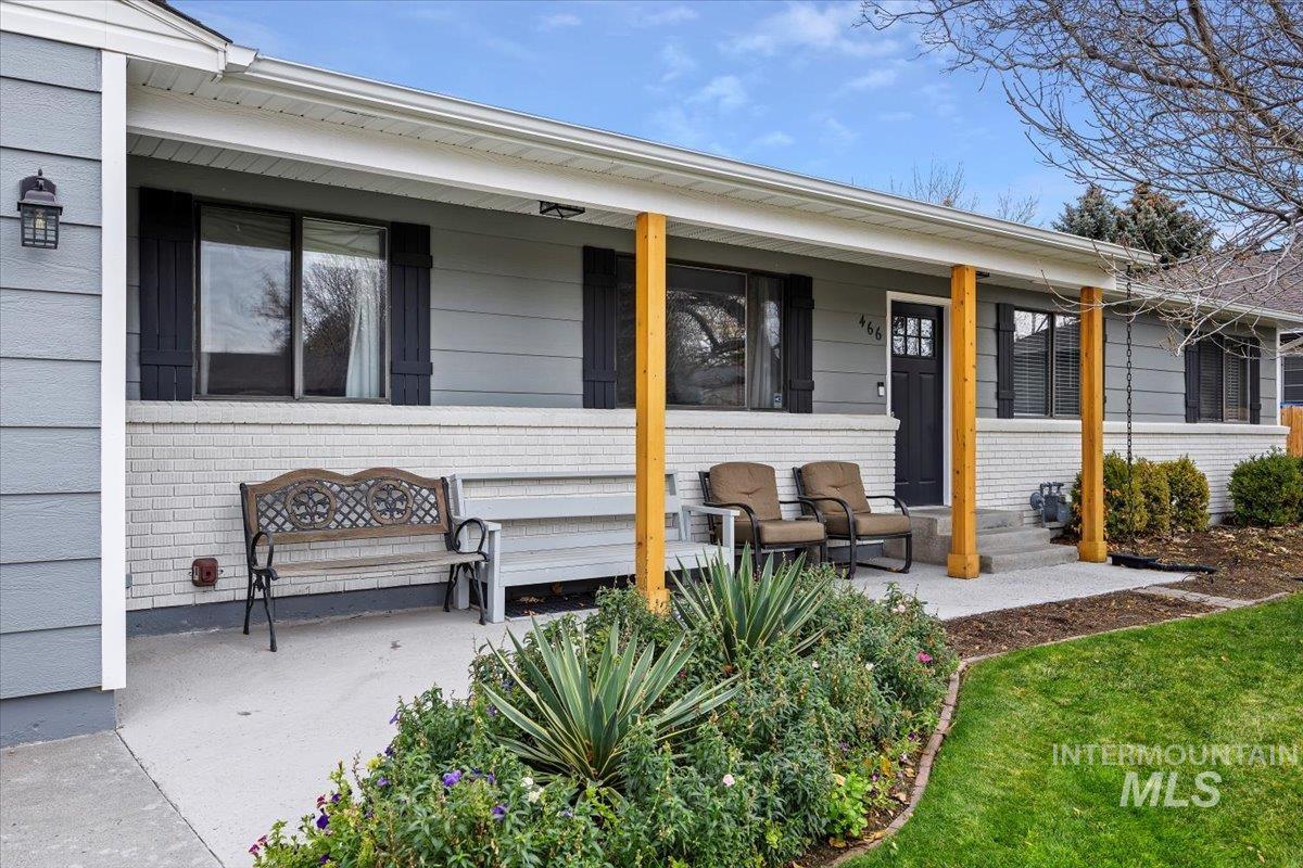 466 Carriage Ln, Twin Falls, Idaho 83301, 5 Bedrooms, 3 Bathrooms, Residential For Sale, Price $535,000, 98971302