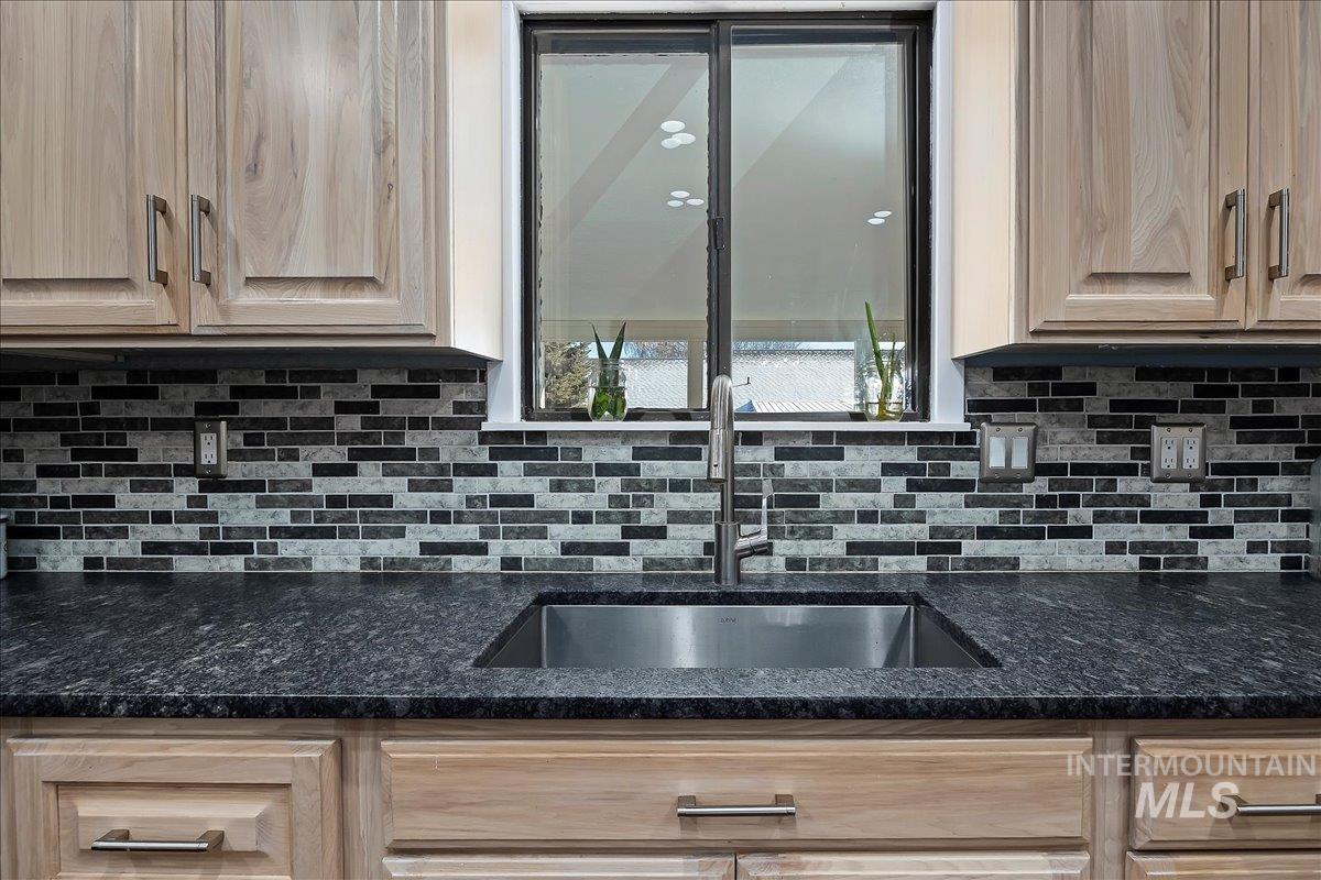 466 Carriage Ln, Twin Falls, Idaho 83301, 5 Bedrooms, 3 Bathrooms, Residential For Sale, Price $567,000,MLS 98971302