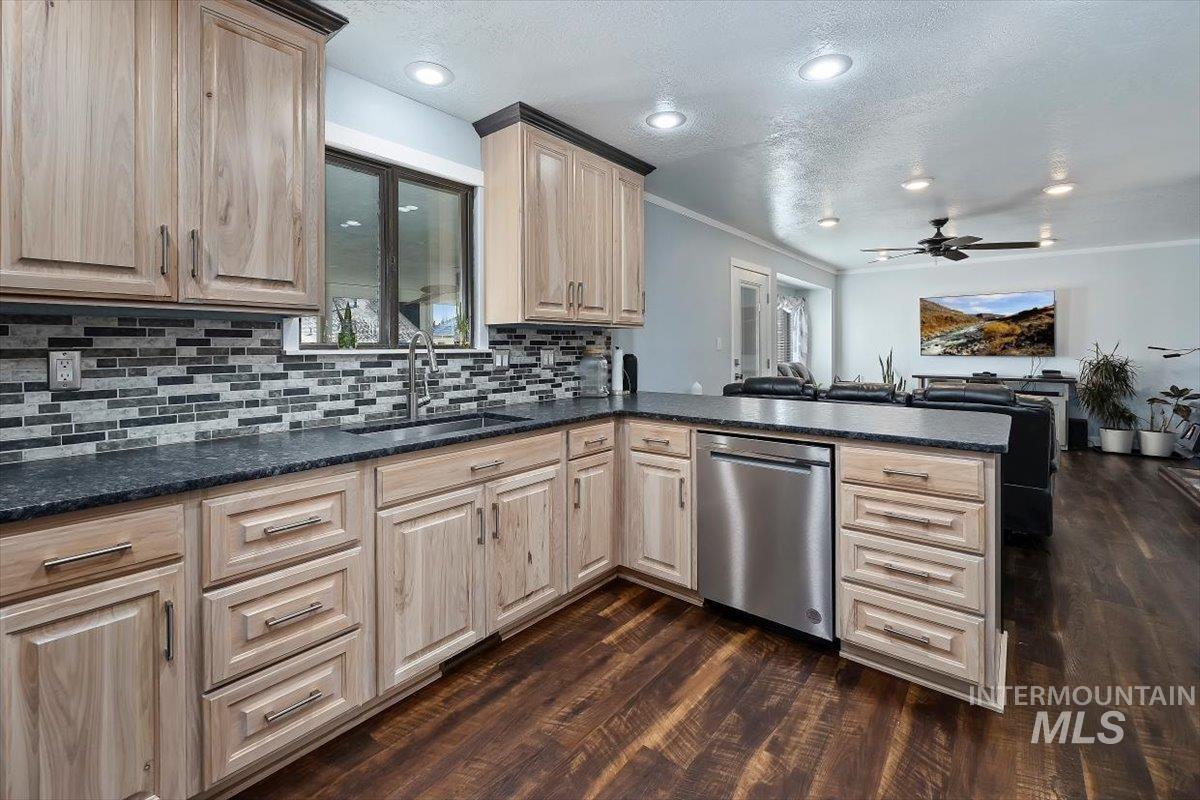 466 Carriage Ln, Twin Falls, Idaho 83301, 5 Bedrooms, 3 Bathrooms, Residential For Sale, Price $567,000,MLS 98971302