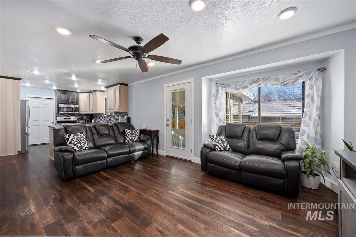 466 Carriage Ln, Twin Falls, Idaho 83301, 5 Bedrooms, 3 Bathrooms, Residential For Sale, Price $567,000,MLS 98971302