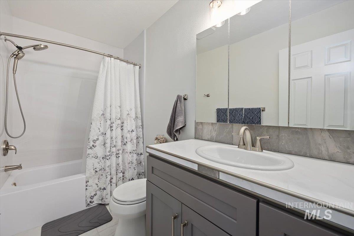 466 Carriage Ln, Twin Falls, Idaho 83301, 5 Bedrooms, 3 Bathrooms, Residential For Sale, Price $567,000,MLS 98971302