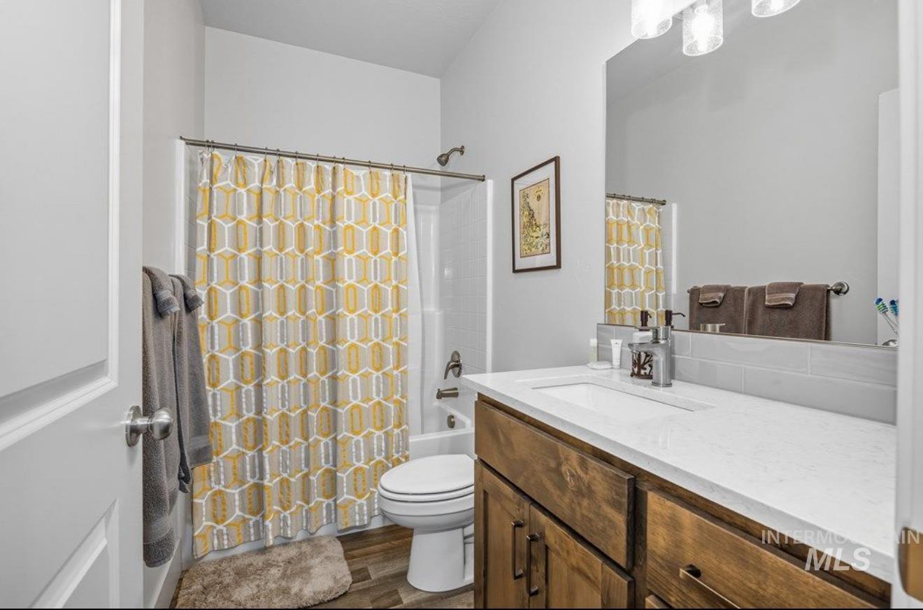 211 Broken Pine Lane, McCall, Idaho 83638, 3 Bedrooms, 3 Bathrooms, Residential For Sale, Price $549,900,MLS 98971303