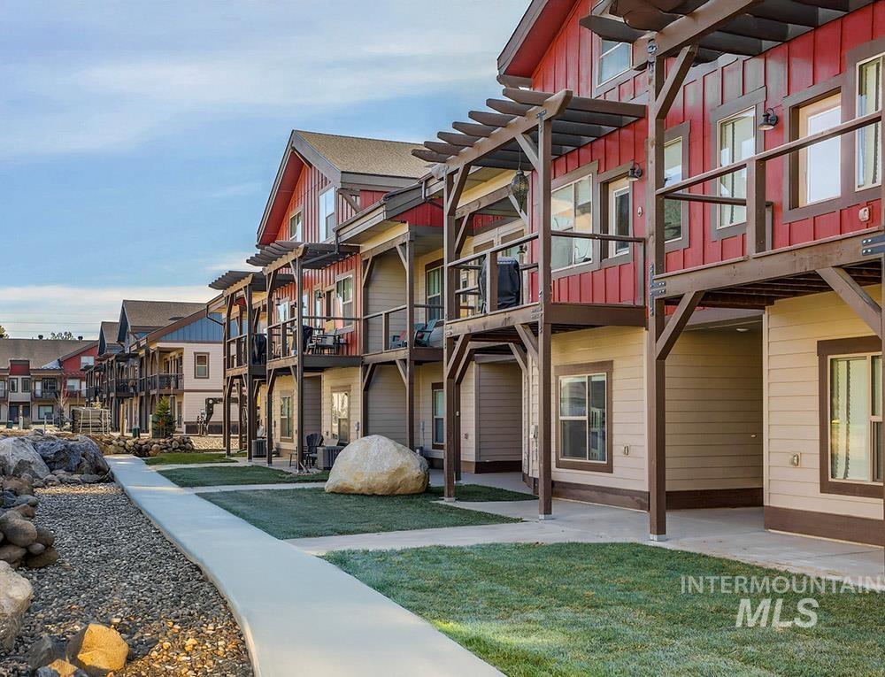 211 Broken Pine Lane, McCall, Idaho 83638, 3 Bedrooms, 3 Bathrooms, Residential For Sale, Price $549,900,MLS 98971303