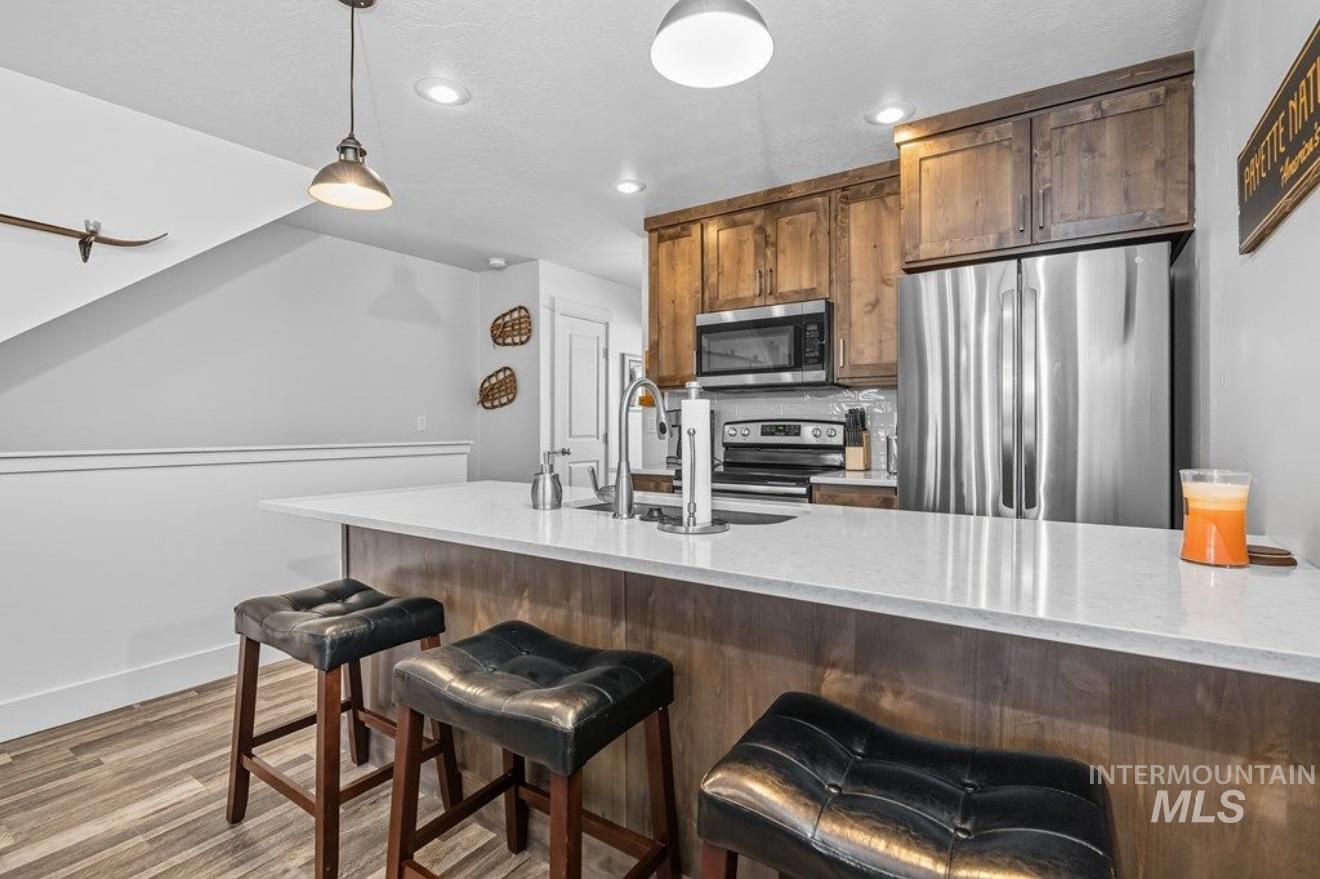 211 Broken Pine Lane, McCall, Idaho 83638, 3 Bedrooms, 3 Bathrooms, Residential For Sale, Price $549,900,MLS 98971303