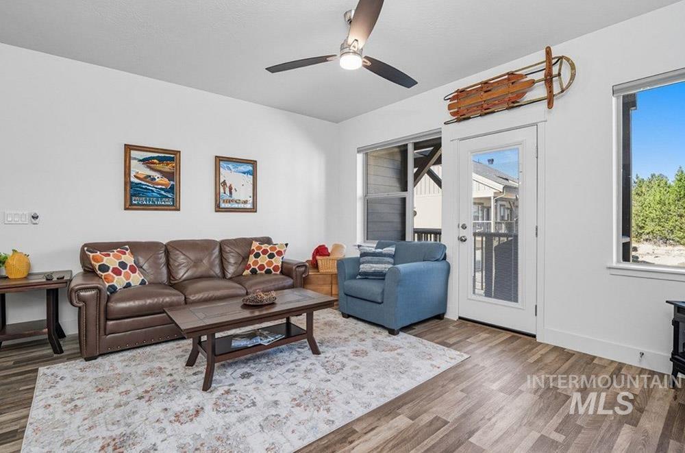 211 Broken Pine Lane, McCall, Idaho 83638, 3 Bedrooms, 3 Bathrooms, Residential For Sale, Price $549,900,MLS 98971303