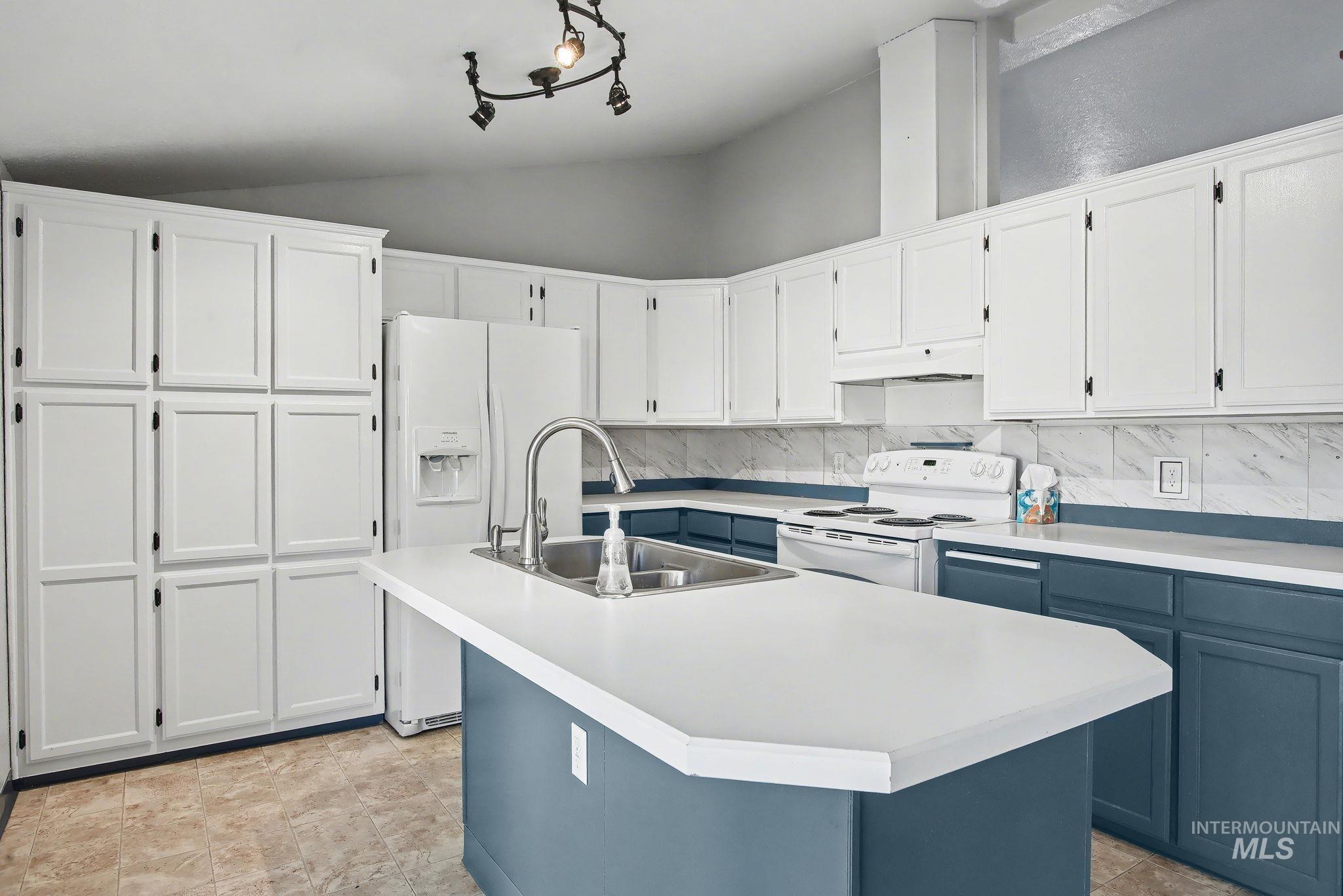 1430 Chestnut St, Clarkston, Washington 99403, 3 Bedrooms, 2 Bathrooms, Residential For Sale, Price $129,900,MLS 98971304