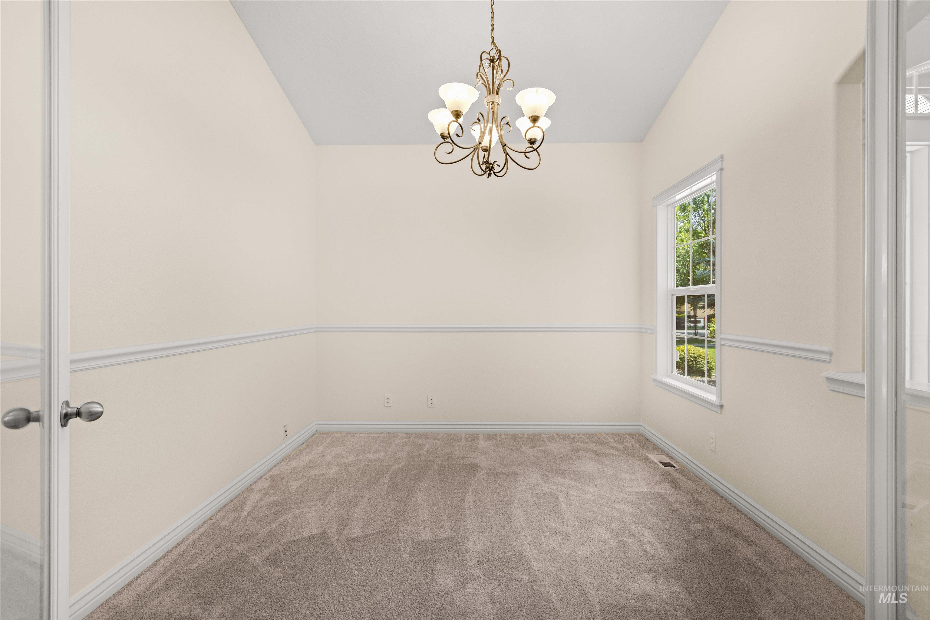 3827 S Lamone Way, Meridian, Florida 83642, 4 Bedrooms, 2.5 Bathrooms, Residential For Sale, Price $620,000,MLS 98971305