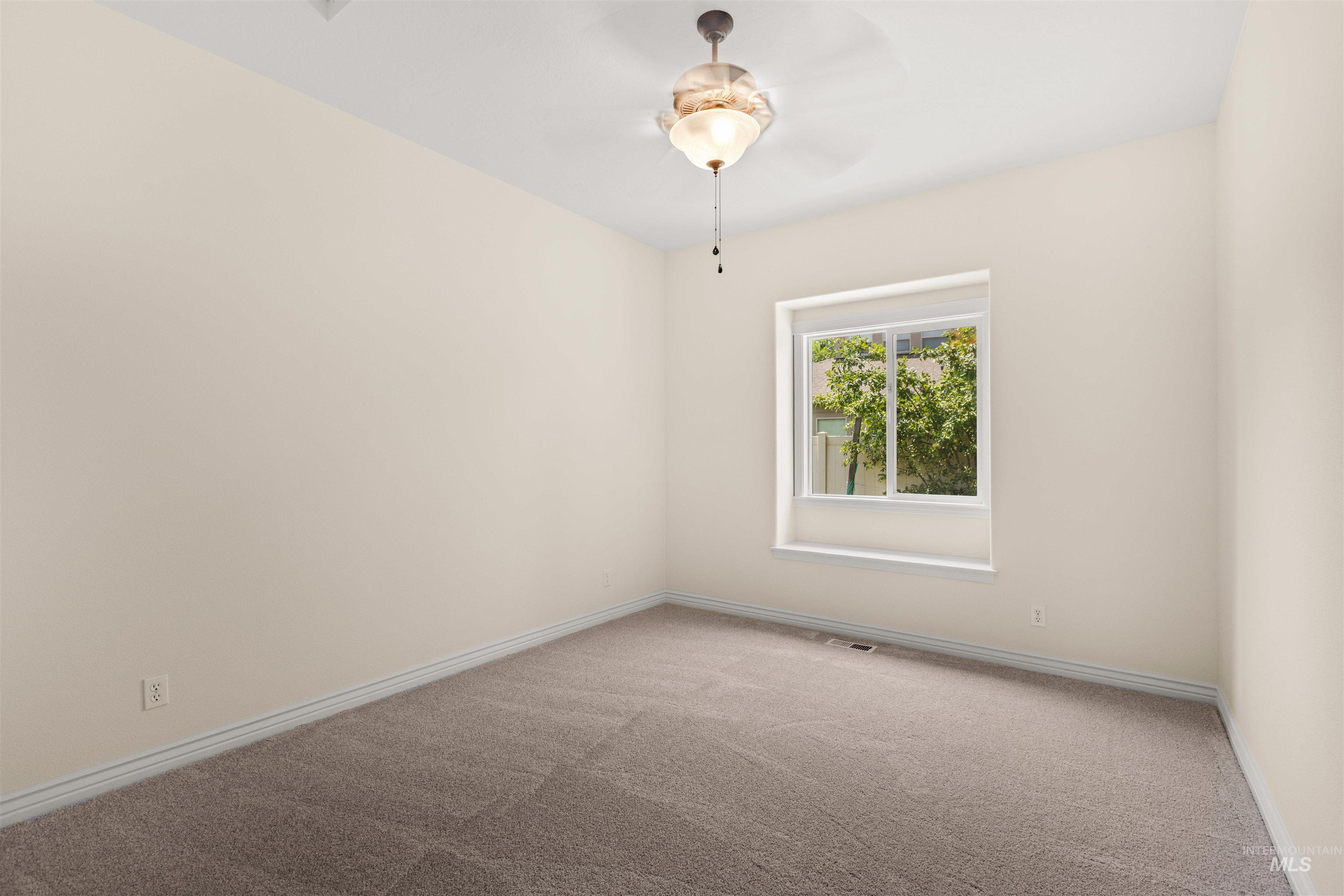 3827 S Lamone Way, Meridian, Florida 83642, 4 Bedrooms, 2.5 Bathrooms, Residential For Sale, Price $620,000,MLS 98971305