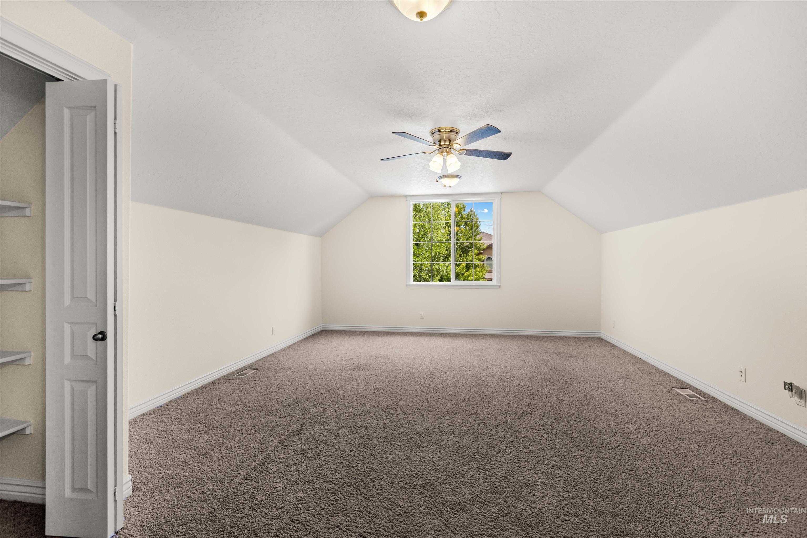 3827 S Lamone Way, Meridian, Florida 83642, 4 Bedrooms, 2.5 Bathrooms, Residential For Sale, Price $620,000,MLS 98971305