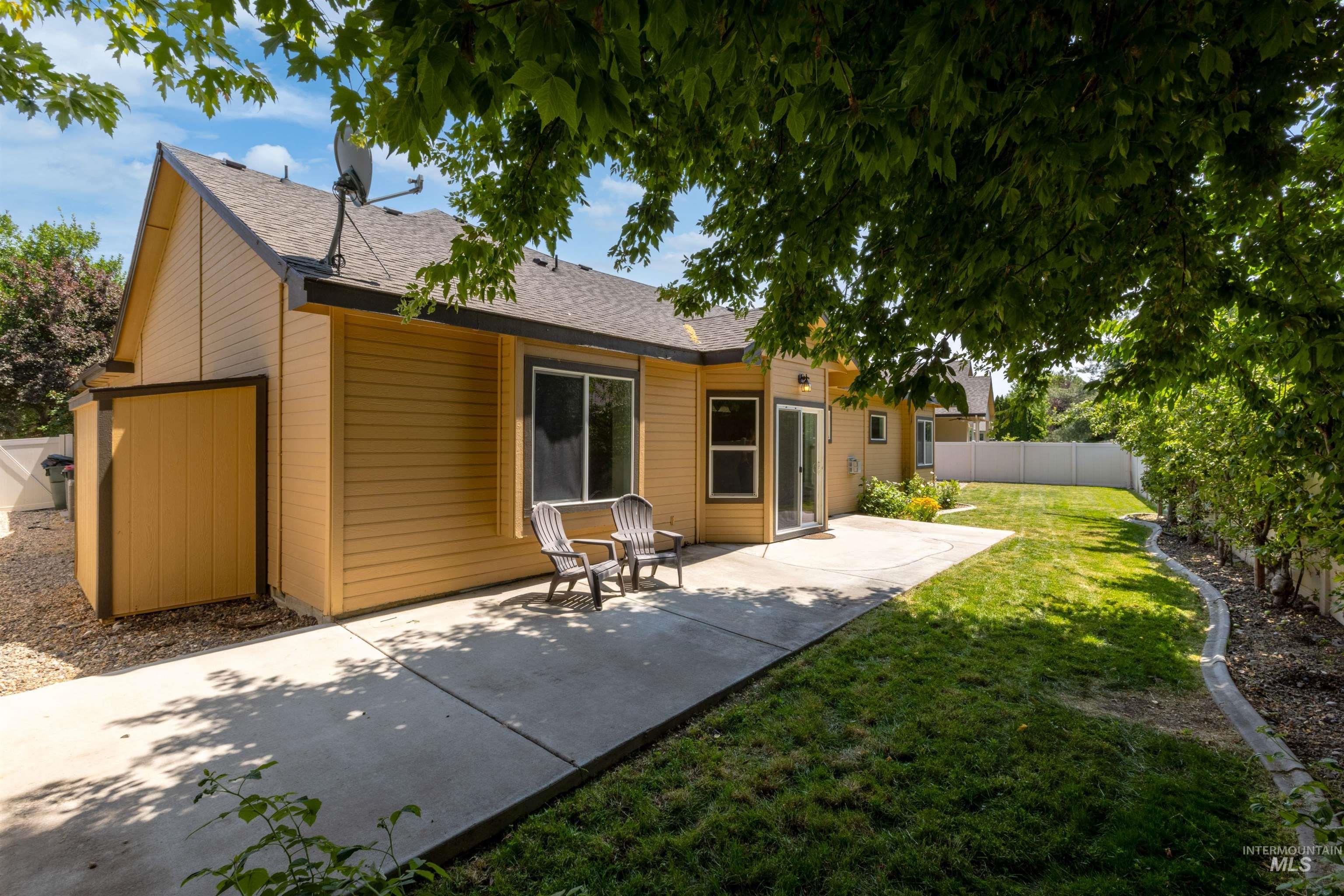 3827 S Lamone Way, Meridian, Florida 83642, 4 Bedrooms, 2.5 Bathrooms, Residential For Sale, Price $620,000,MLS 98971305