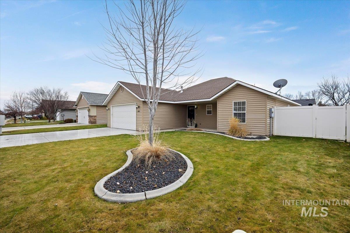 971 Caswell Ave W, Twin Falls, Idaho 83301, 3 Bedrooms, 2 Bathrooms, Residential For Sale, Price $349,900,MLS 98971307