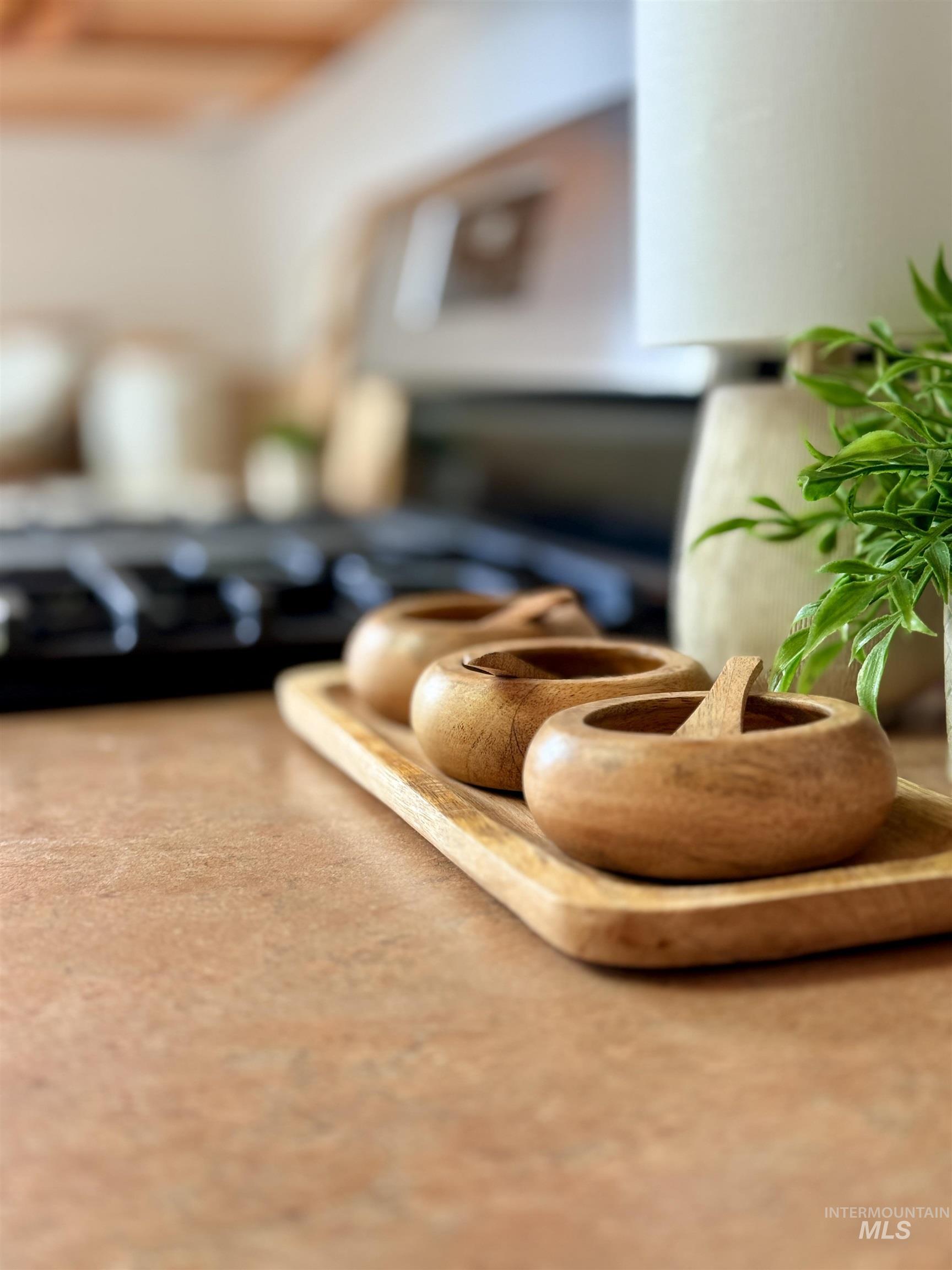 971 Caswell Ave W, Twin Falls, Idaho 83301, 3 Bedrooms, 2 Bathrooms, Residential For Sale, Price $349,900,MLS 98971307