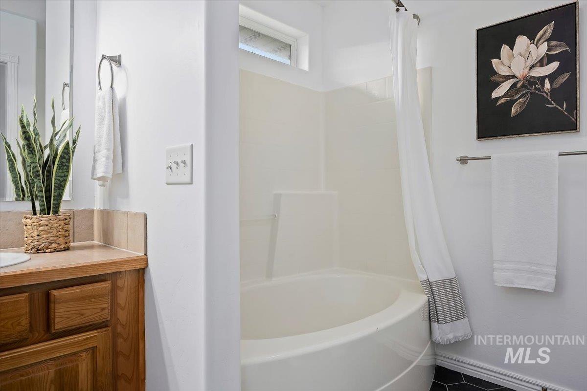 971 Caswell Ave W, Twin Falls, Idaho 83301, 3 Bedrooms, 2 Bathrooms, Residential For Sale, Price $349,900,MLS 98971307