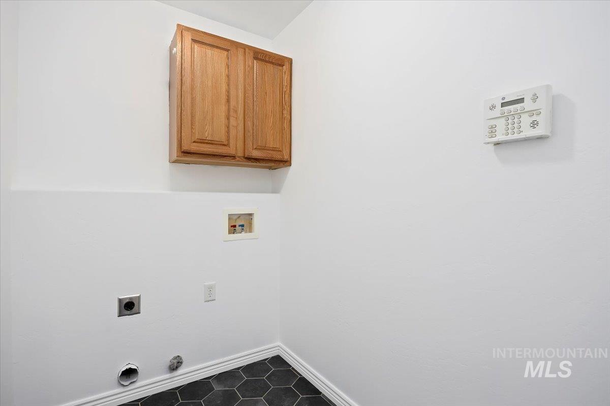 971 Caswell Ave W, Twin Falls, Idaho 83301, 3 Bedrooms, 2 Bathrooms, Residential For Sale, Price $349,900,MLS 98971307