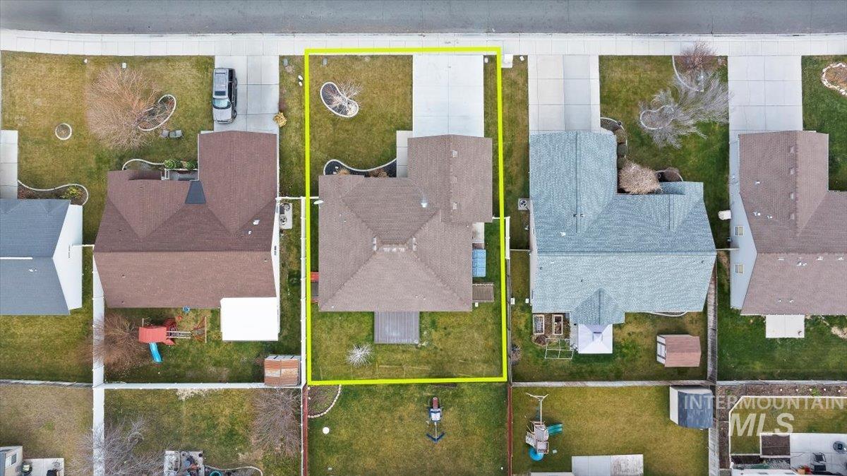 971 Caswell Ave W, Twin Falls, Idaho 83301, 3 Bedrooms, 2 Bathrooms, Residential For Sale, Price $349,900,MLS 98971307