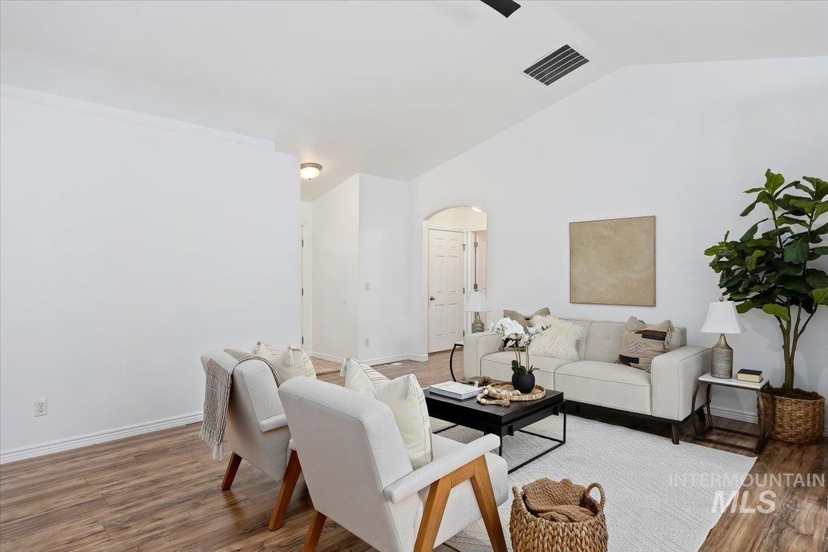 971 Caswell Ave W, Twin Falls, Idaho 83301, 3 Bedrooms, 2 Bathrooms, Residential For Sale, Price $349,900,MLS 98971307