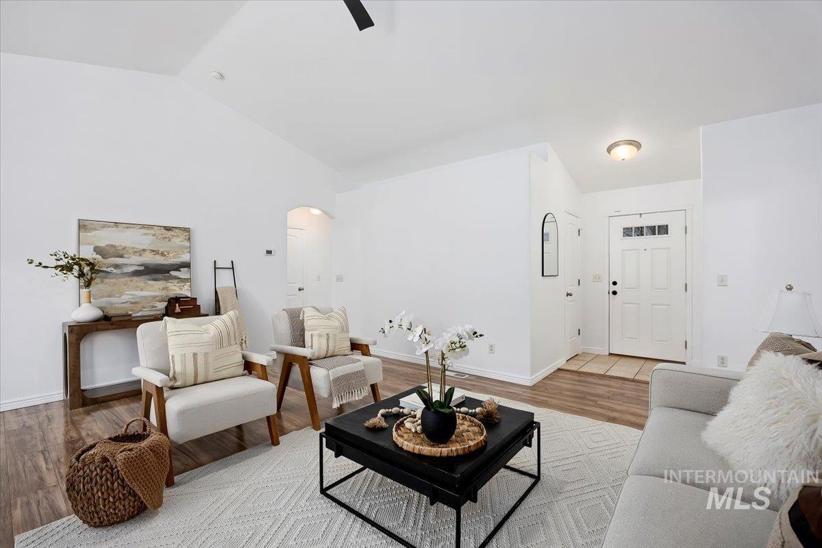 971 Caswell Ave W, Twin Falls, Idaho 83301, 3 Bedrooms, 2 Bathrooms, Residential For Sale, Price $349,900,MLS 98971307