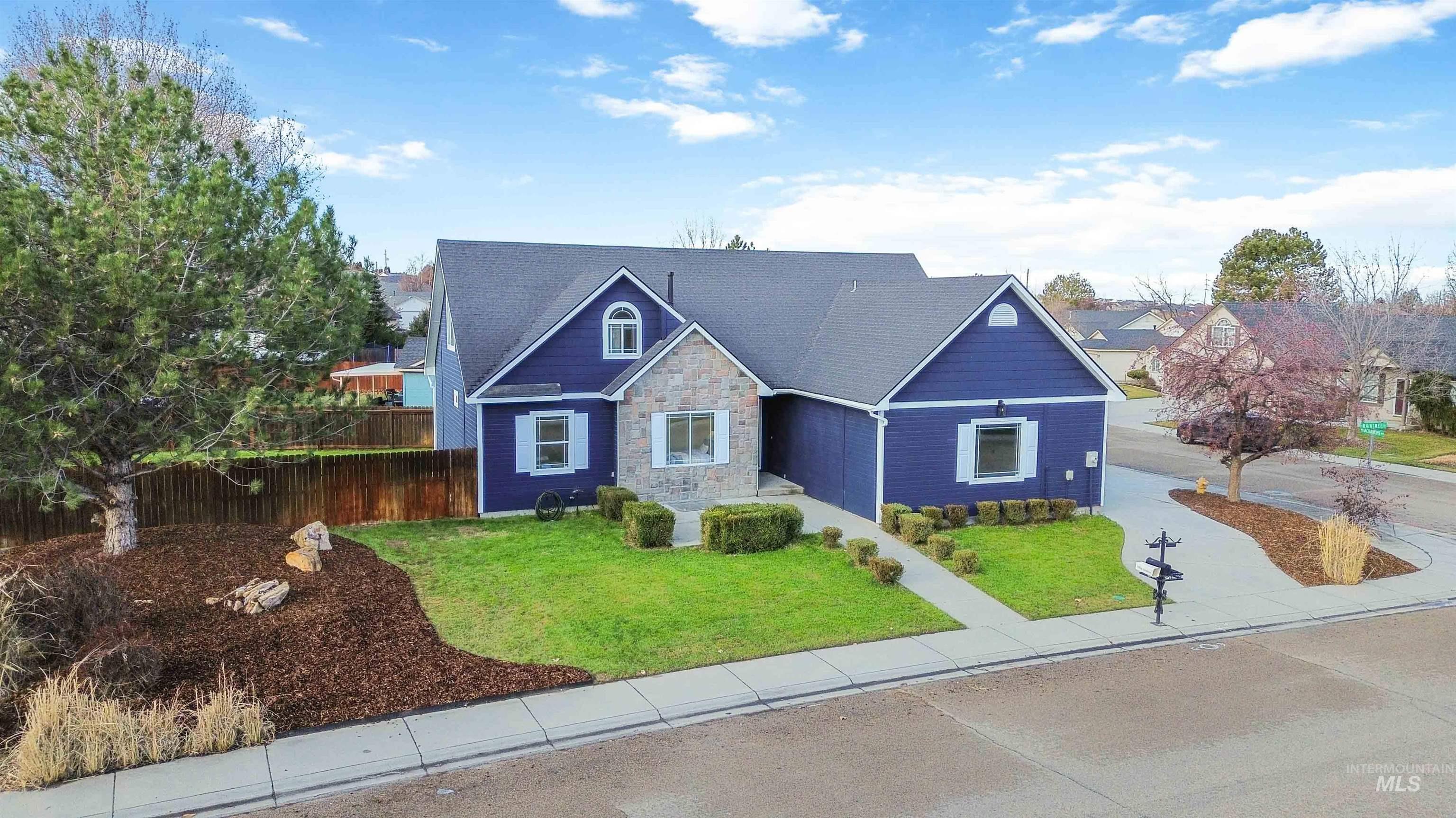 3201 Raintree, Nampa, Idaho 83686, 5 Bedrooms, 3 Bathrooms, Residential For Sale, Price $720,000,MLS 98971308