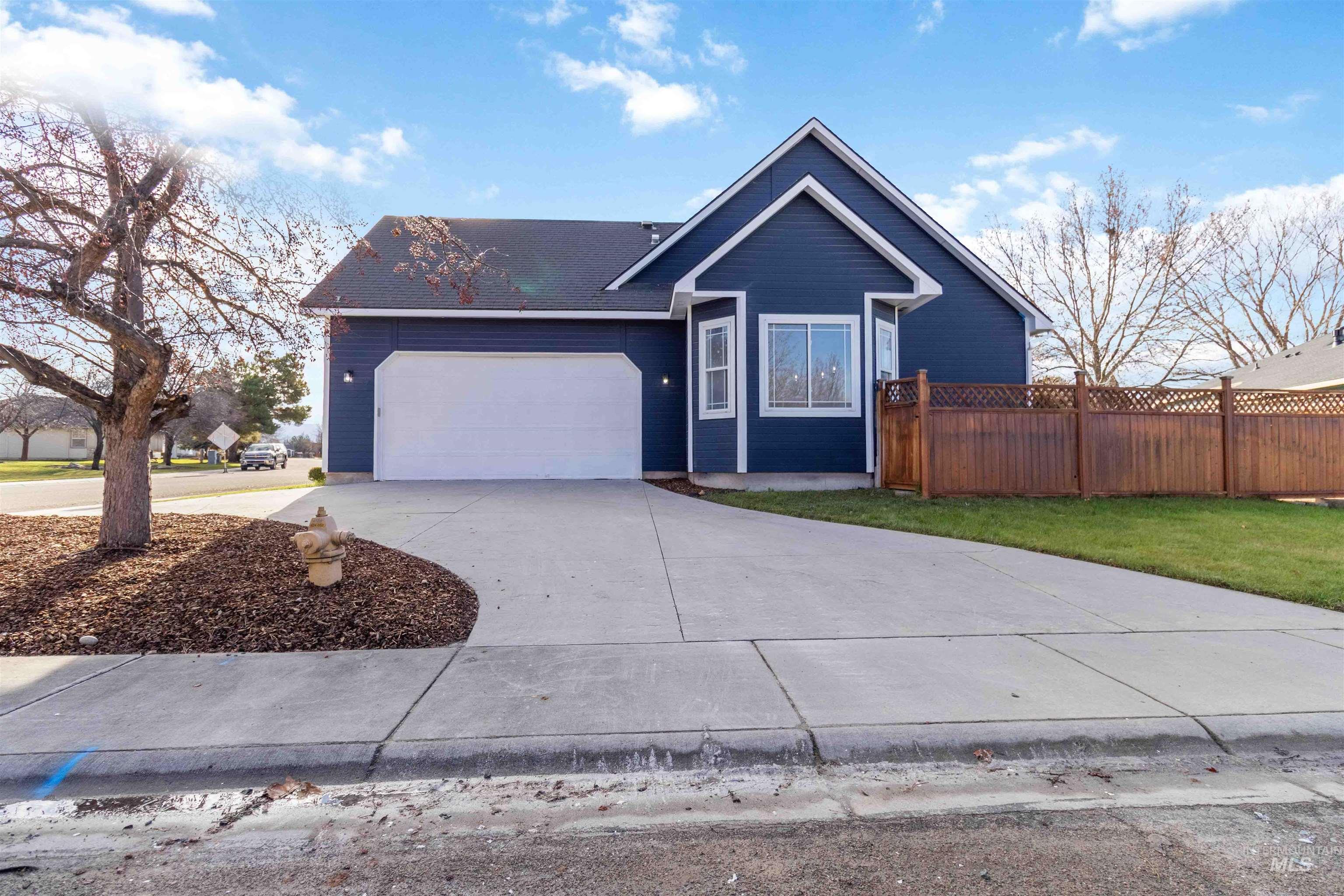 3201 Raintree, Nampa, Idaho 83686, 5 Bedrooms, 3 Bathrooms, Residential For Sale, Price $699,900,MLS 98971308