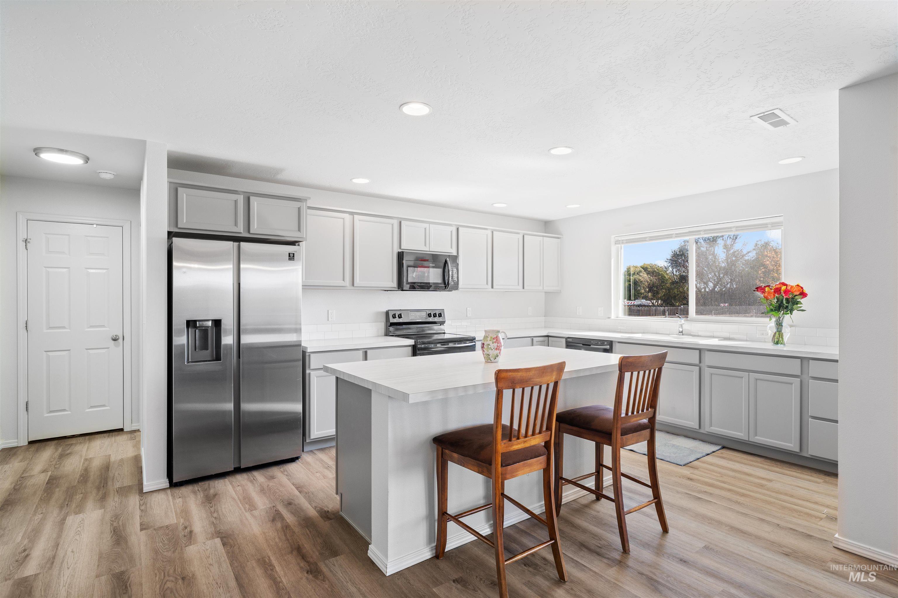 12731 Sondra St, Caldwell, Idaho 83607, 5 Bedrooms, 2.5 Bathrooms, Residential For Sale, Price $499,900,MLS 98971311