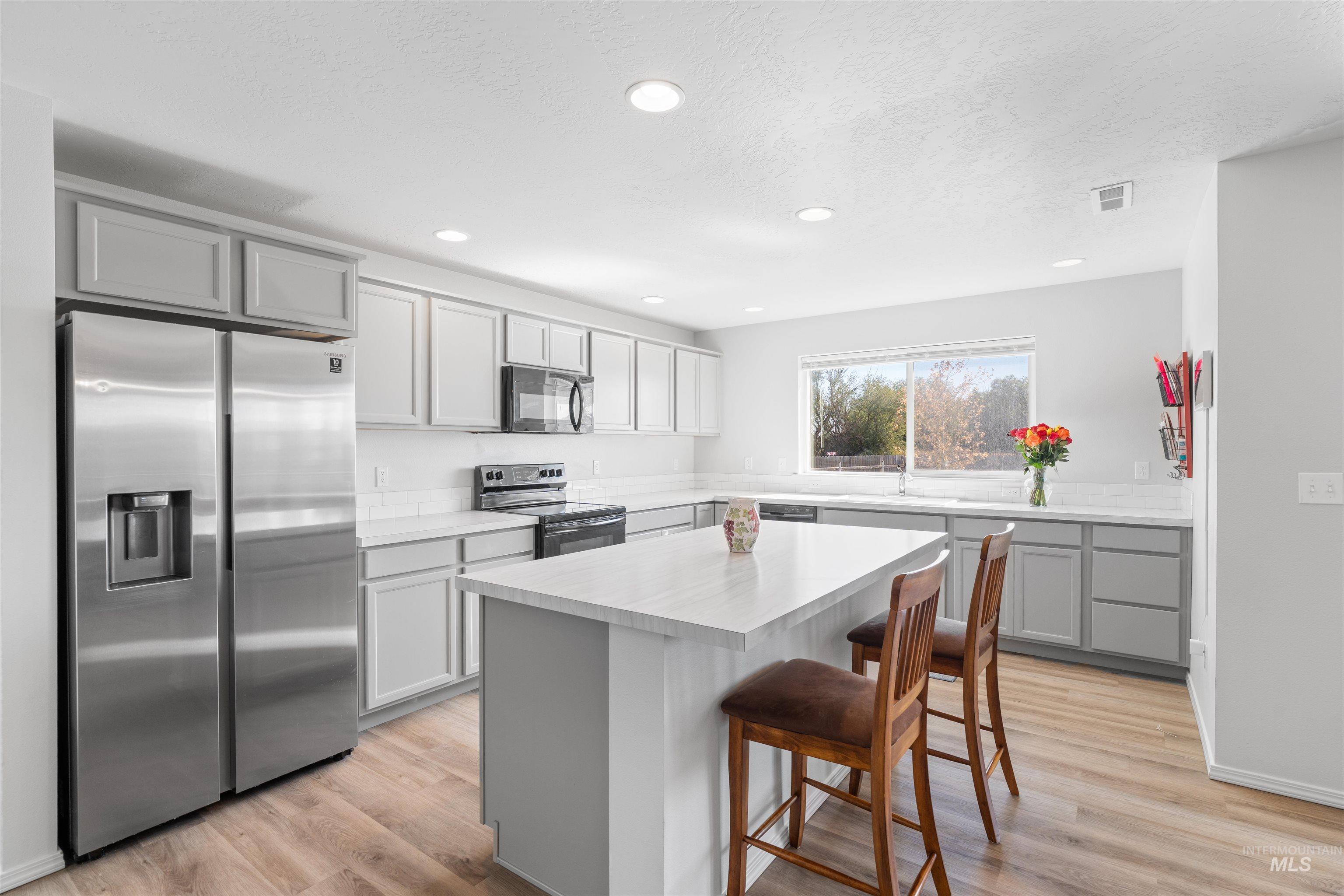 12731 Sondra St, Caldwell, Idaho 83607, 5 Bedrooms, 2.5 Bathrooms, Residential For Sale, Price $499,900,MLS 98971311