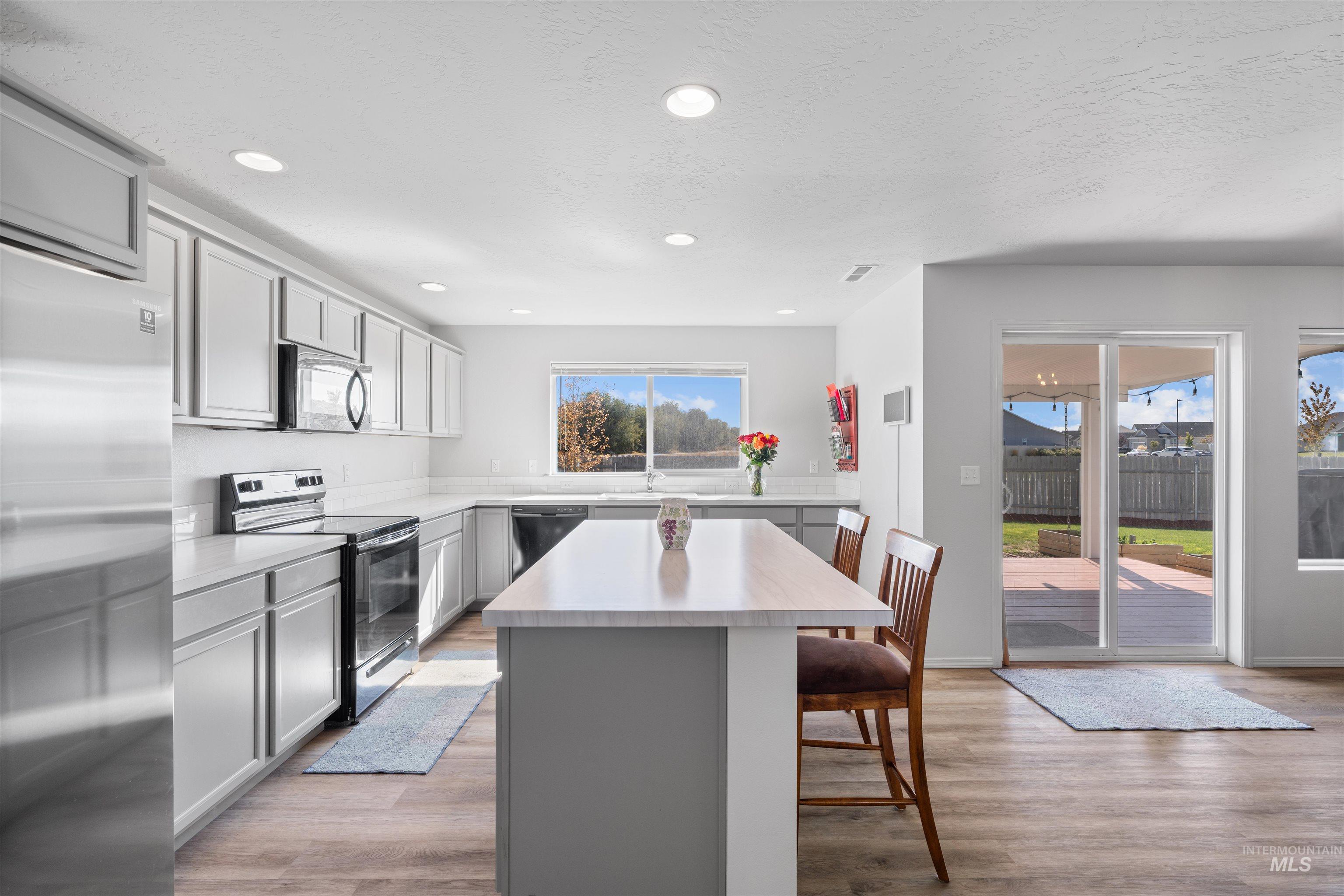 12731 Sondra St, Caldwell, Idaho 83607, 5 Bedrooms, 2.5 Bathrooms, Residential For Sale, Price $499,900,MLS 98971311