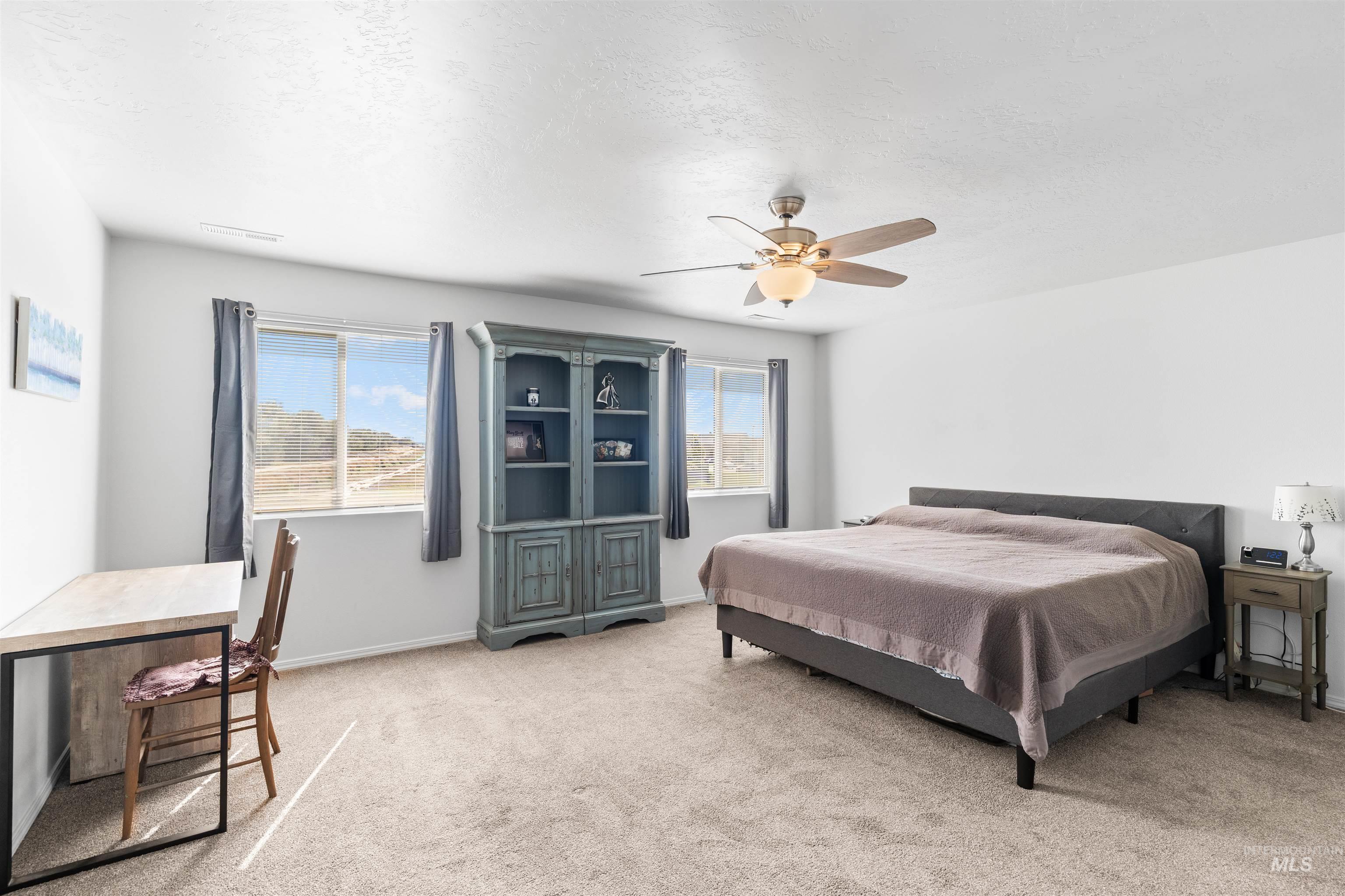 12731 Sondra St, Caldwell, Idaho 83607, 5 Bedrooms, 2.5 Bathrooms, Residential For Sale, Price $499,900,MLS 98971311