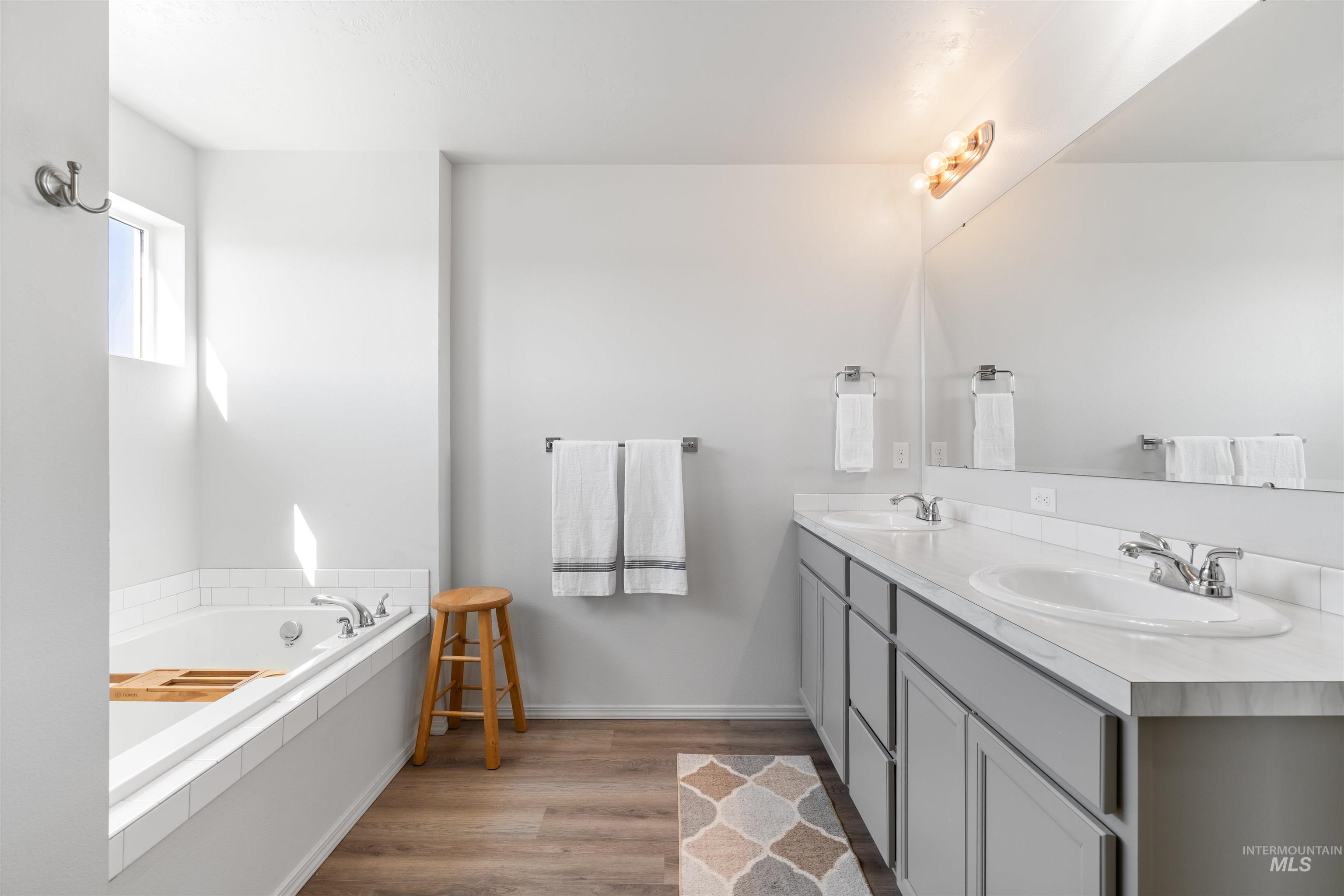 12731 Sondra St, Caldwell, Idaho 83607, 5 Bedrooms, 2.5 Bathrooms, Residential For Sale, Price $499,900,MLS 98971311