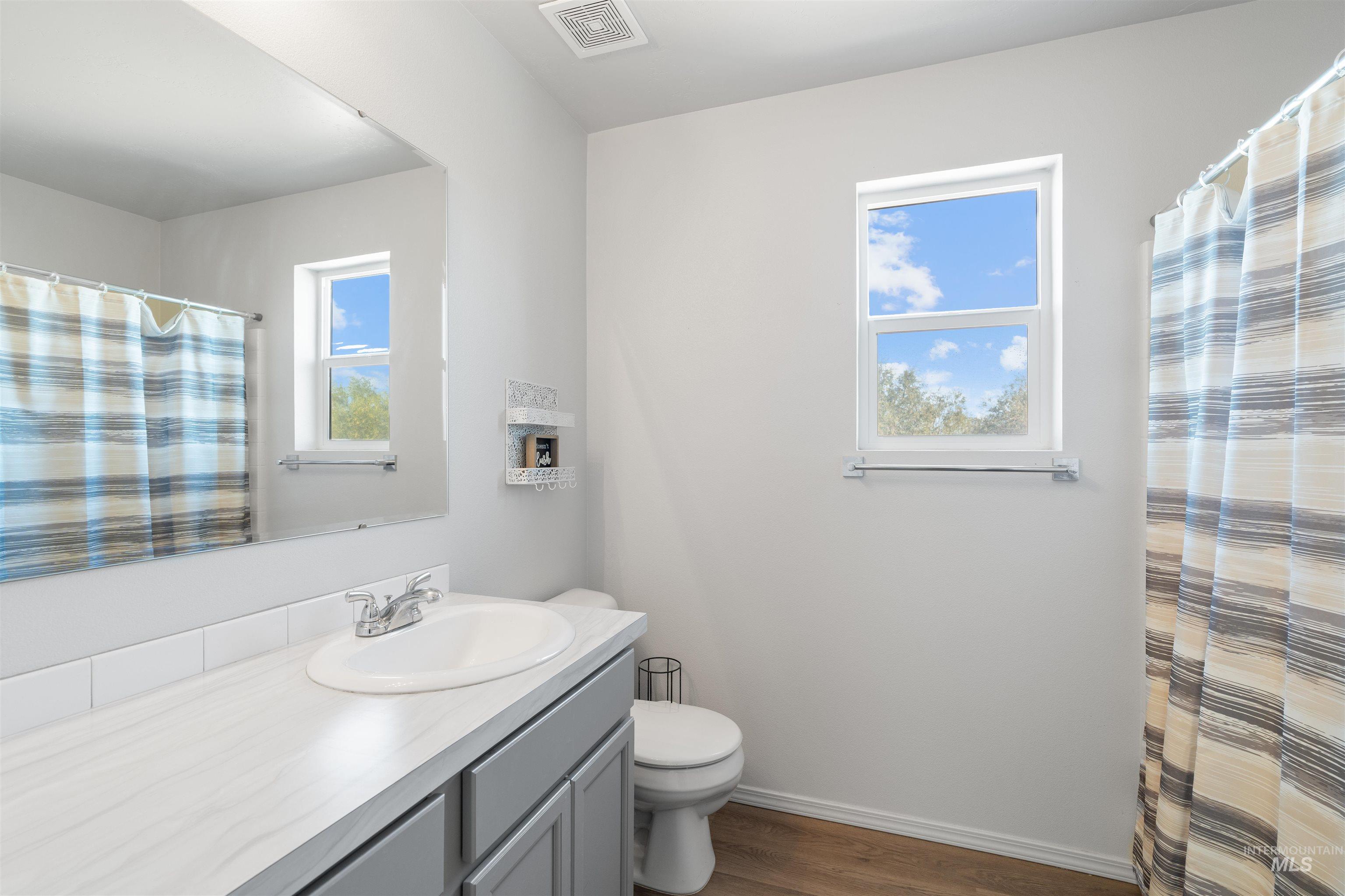 12731 Sondra St, Caldwell, Idaho 83607, 5 Bedrooms, 2.5 Bathrooms, Residential For Sale, Price $499,900,MLS 98971311