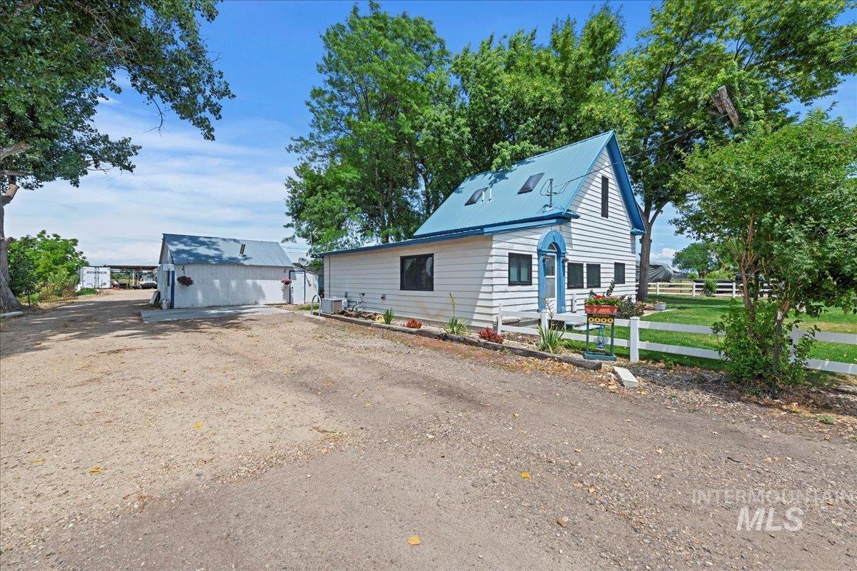 3 8th Street, Middleton, Idaho 83644, 3 Bedrooms, 2 Bathrooms, Residential For Sale, Price $610,000,MLS 98971312