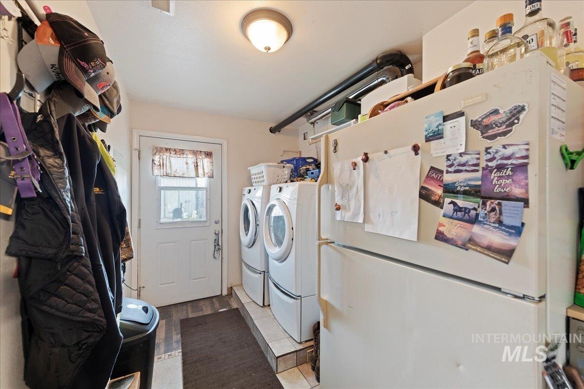 3 8th Street, Middleton, Idaho 83644, 3 Bedrooms, 2 Bathrooms, Residential For Sale, Price $610,000,MLS 98971312