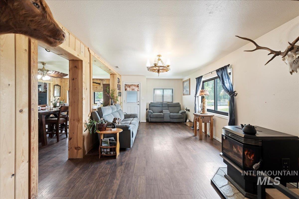 3 8th Street, Middleton, Idaho 83644, 3 Bedrooms, 2 Bathrooms, Residential For Sale, Price $610,000,MLS 98971312