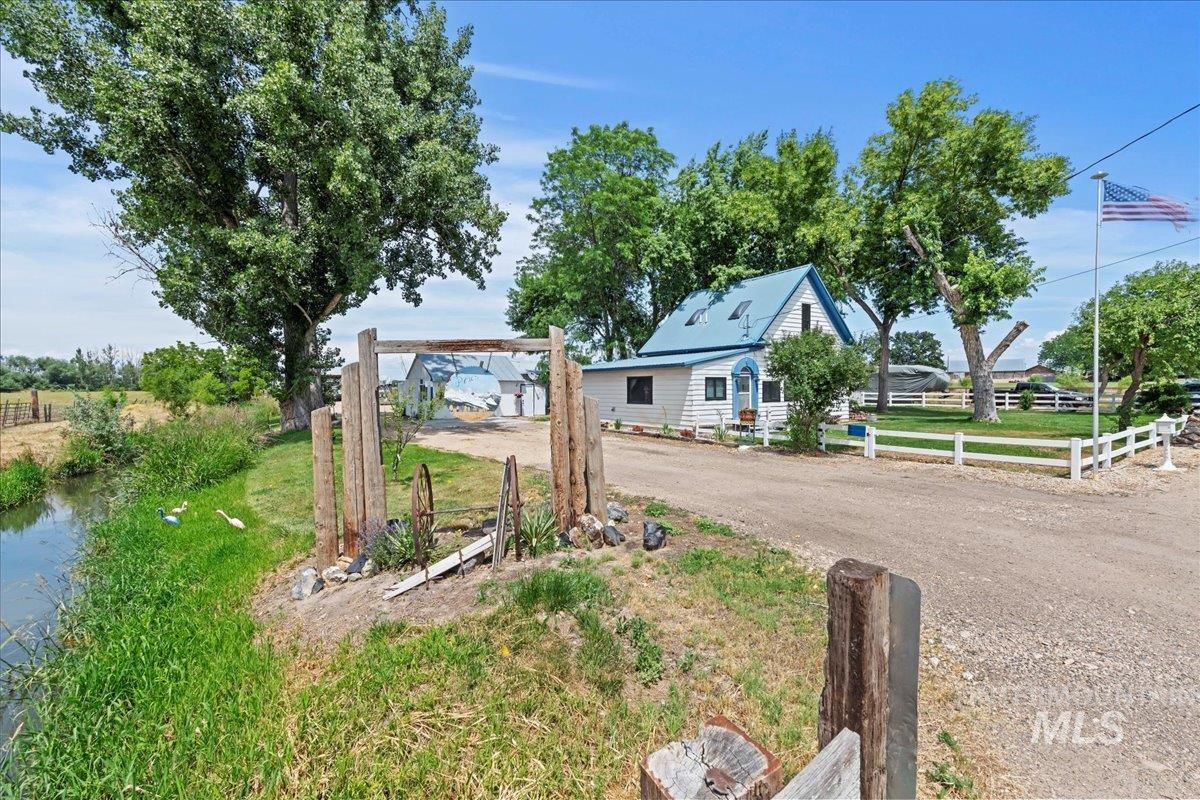 3 8th Street, Middleton, Idaho 83644, 3 Bedrooms, 2 Bathrooms, Residential For Sale, Price $610,000,MLS 98971312