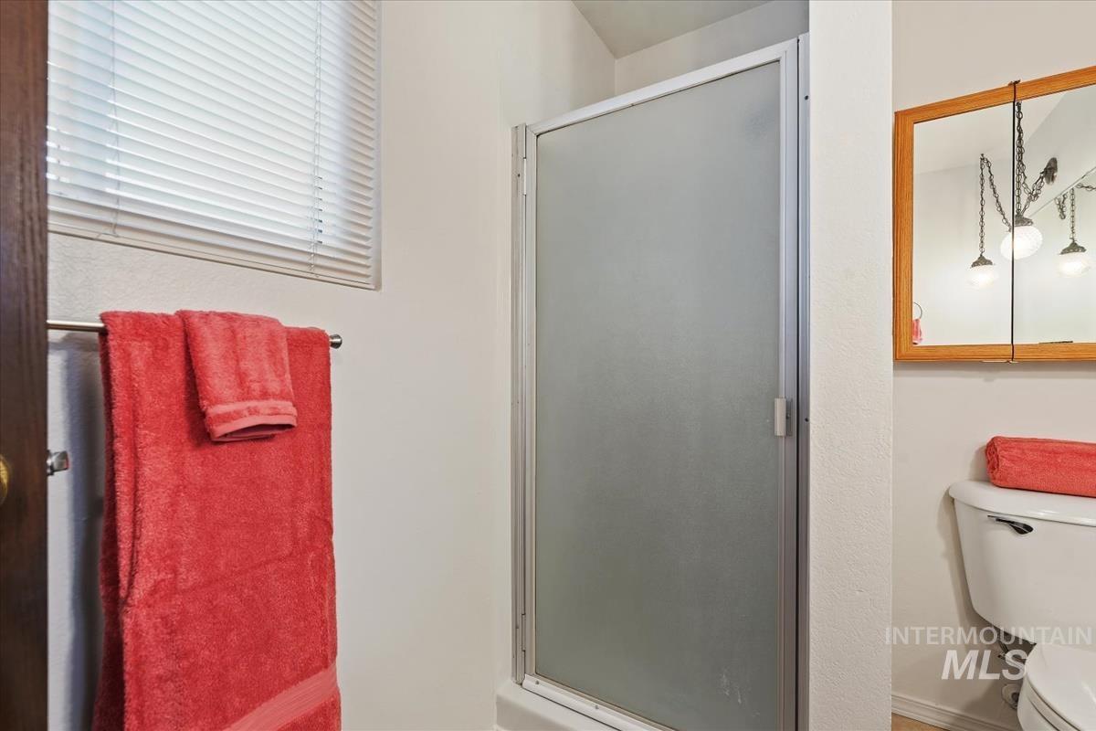 4921 N Sunderland Dr., Boise, Idaho 83704, 3 Bedrooms, 2 Bathrooms, Residential For Sale, Price $445,900,MLS 98971314