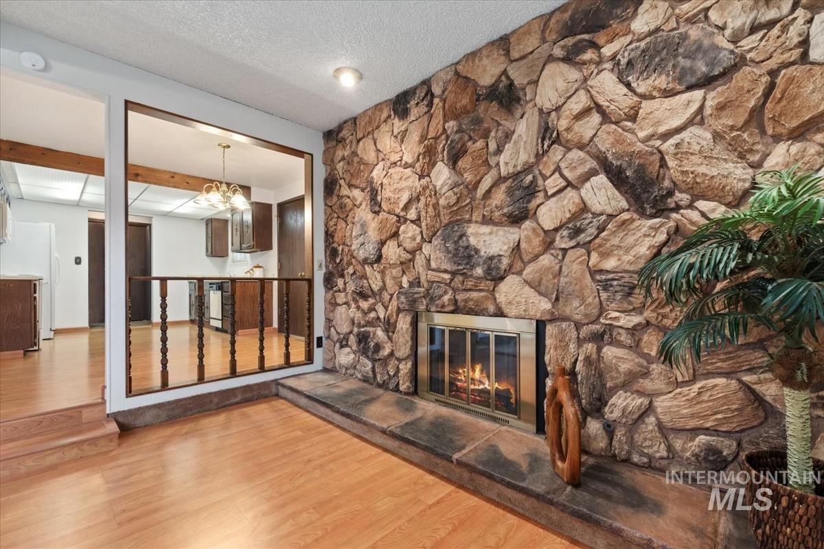 4921 N Sunderland Dr., Boise, Idaho 83704, 3 Bedrooms, 2 Bathrooms, Residential For Sale, Price $445,900,MLS 98971314