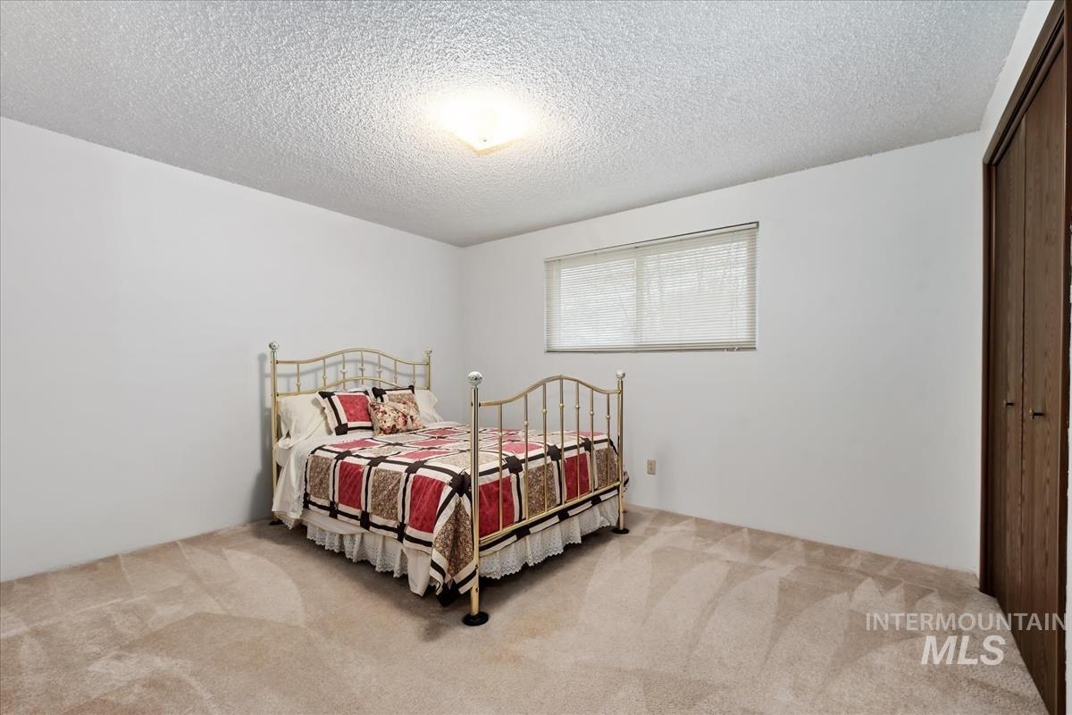 4921 N Sunderland Dr., Boise, Idaho 83704, 3 Bedrooms, 2 Bathrooms, Residential For Sale, Price $445,900,MLS 98971314