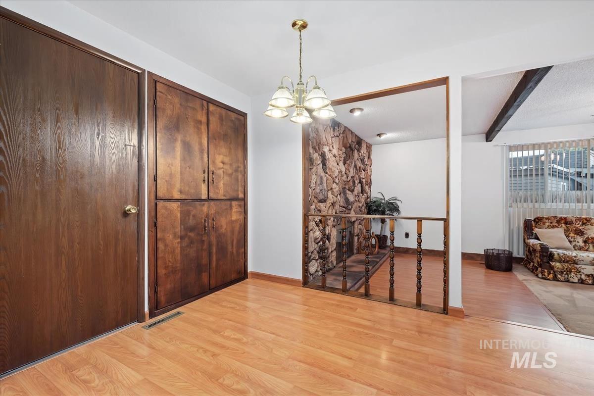 4921 N Sunderland Dr., Boise, Idaho 83704, 3 Bedrooms, 2 Bathrooms, Residential For Sale, Price $445,900,MLS 98971314