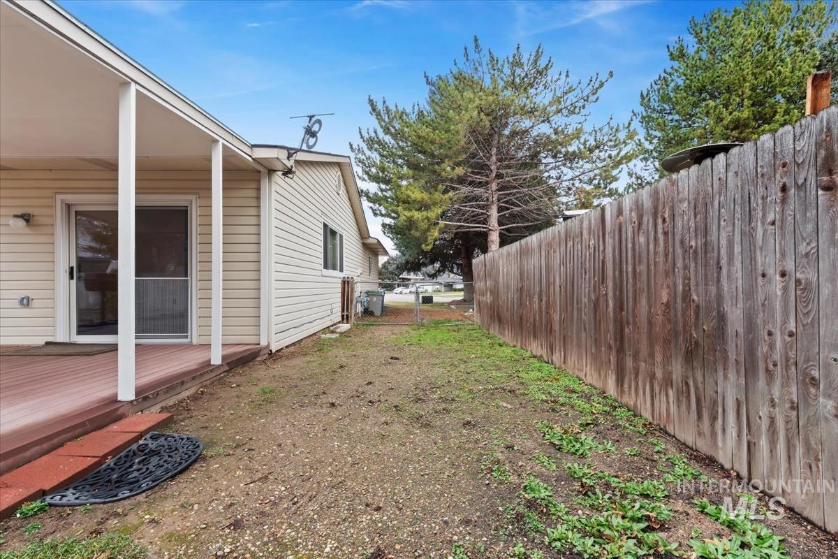 4921 N Sunderland Dr., Boise, Idaho 83704, 3 Bedrooms, 2 Bathrooms, Residential For Sale, Price $445,900,MLS 98971314